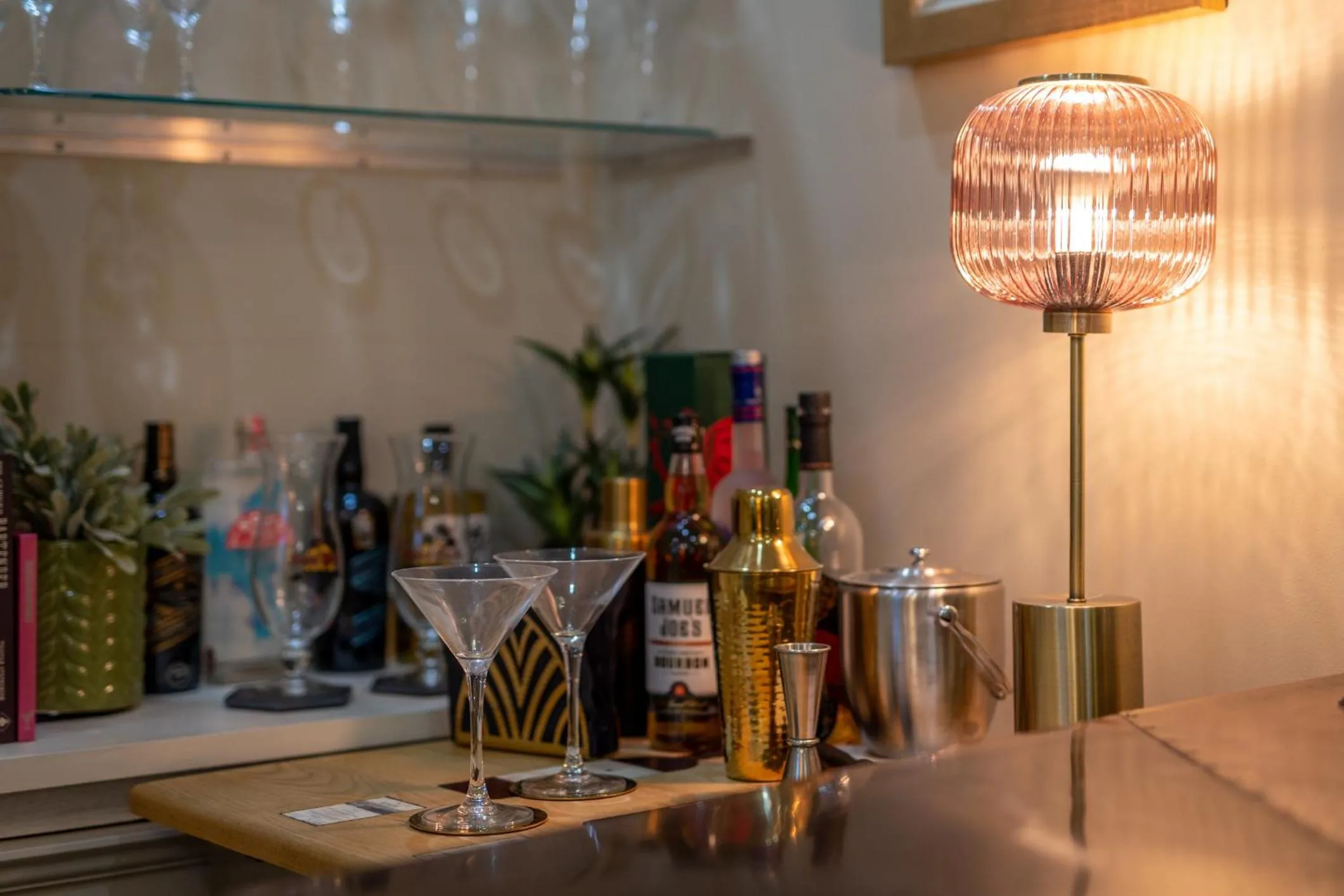 Lounge or bar in Caemorgan Mansion