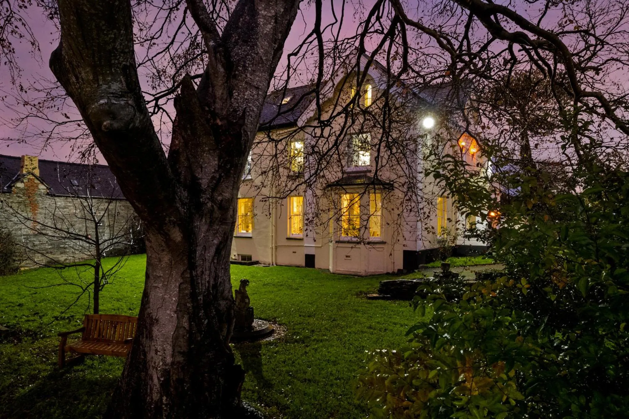 Property building in Caemorgan Mansion