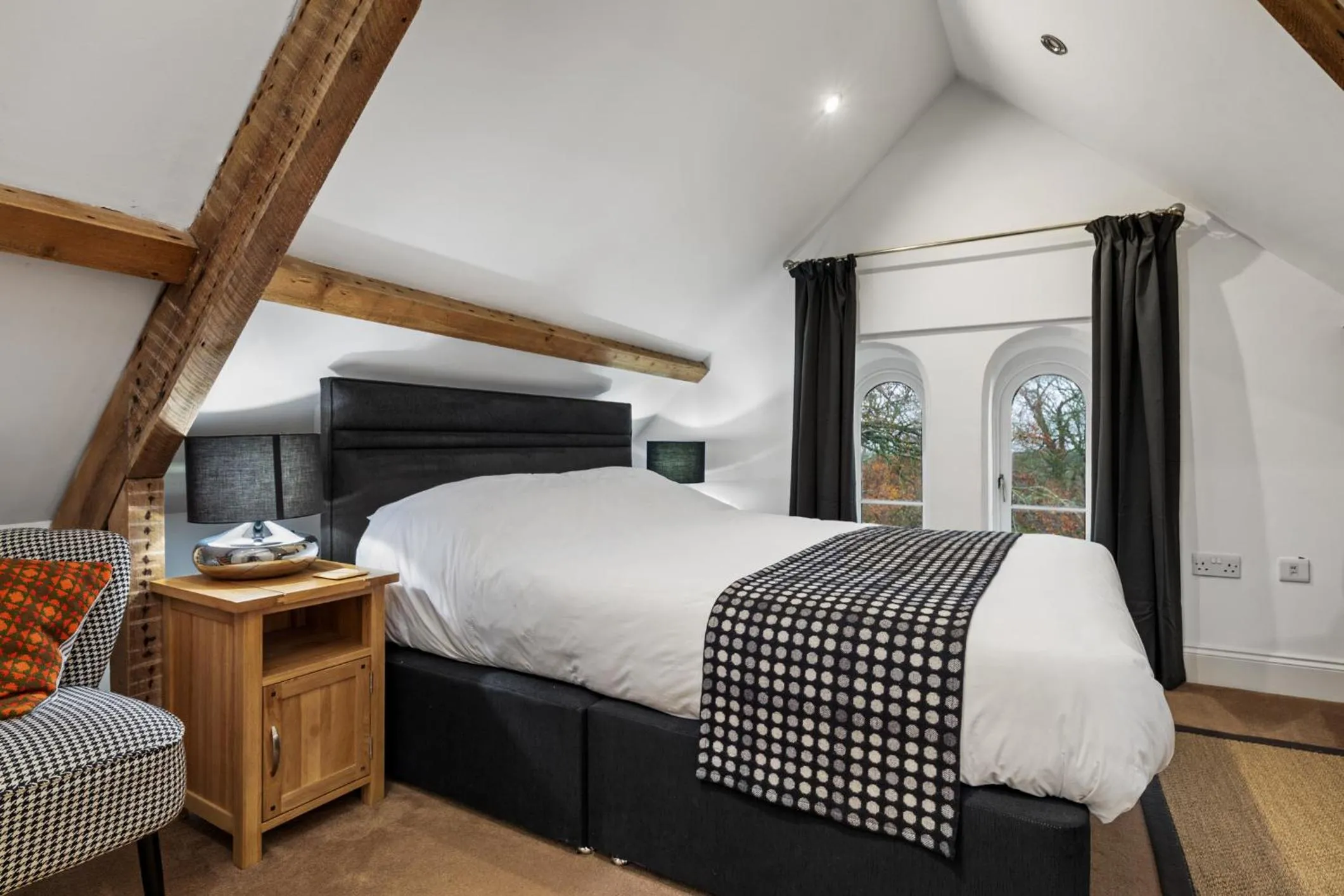 Bedroom, Bed in Caemorgan Mansion