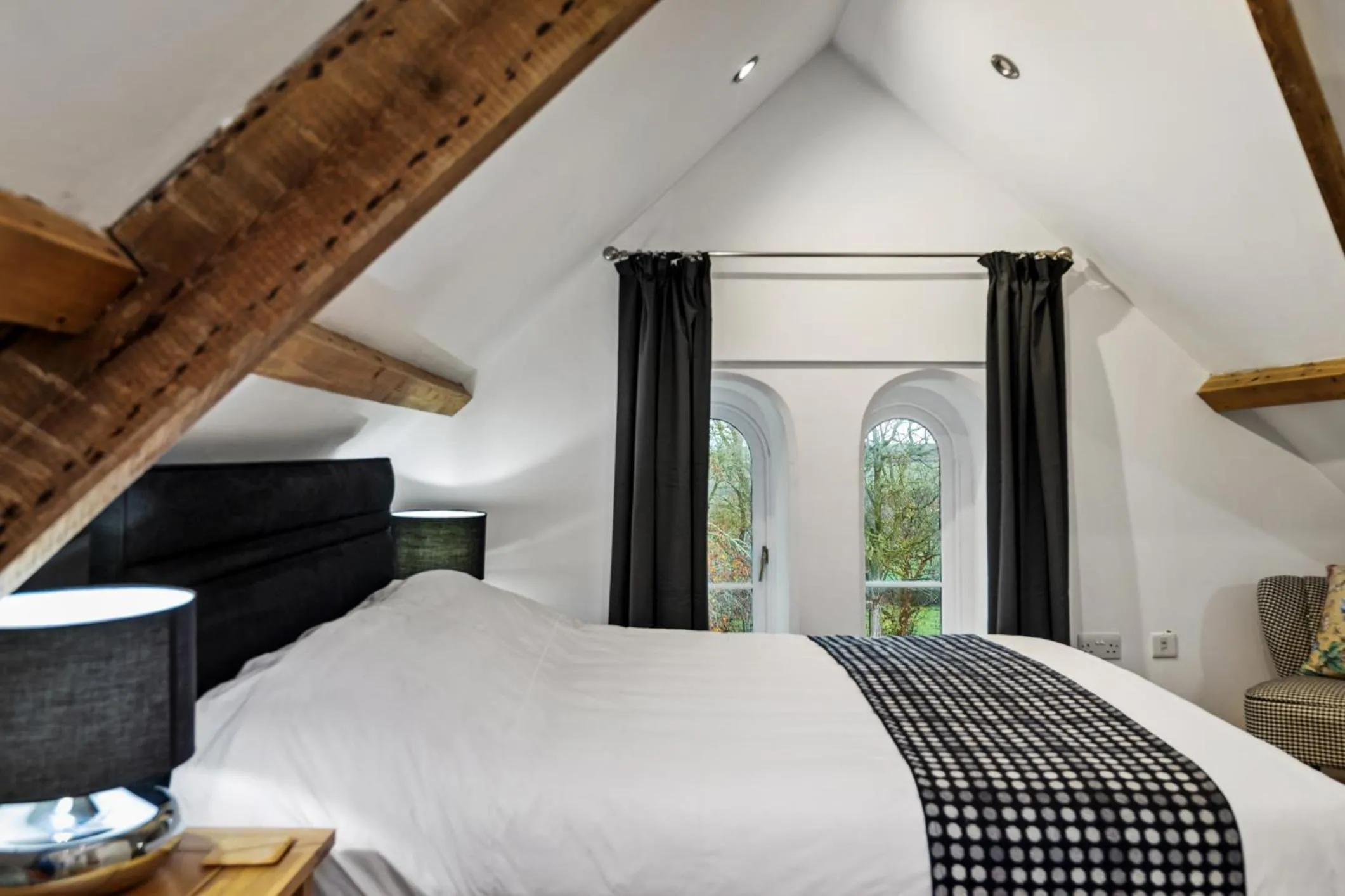 Bedroom, Bed in Caemorgan Mansion