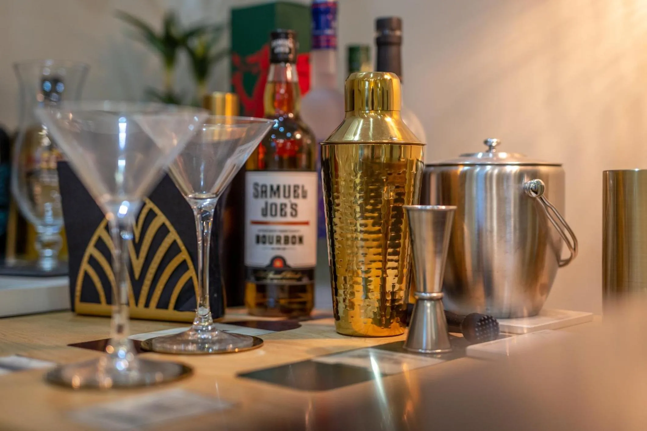 Lounge or bar in Caemorgan Mansion