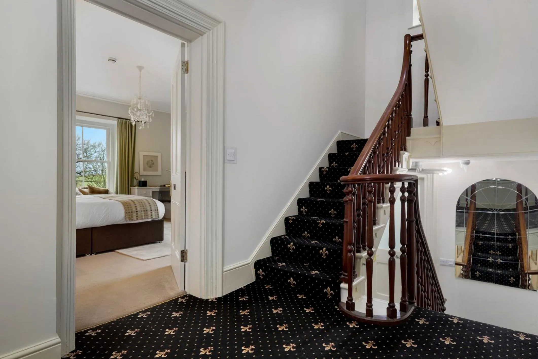 Bedroom, Bed in Caemorgan Mansion