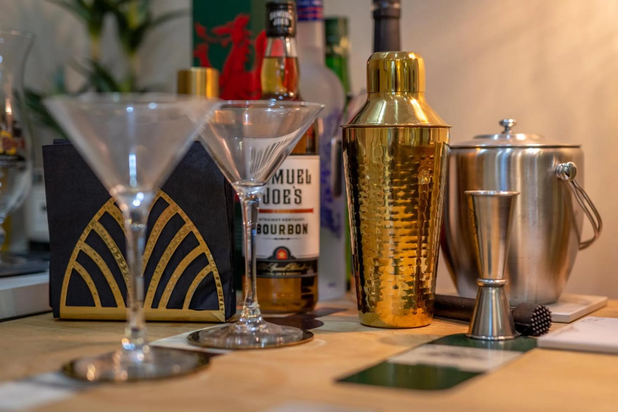 Lounge or bar in Caemorgan Mansion