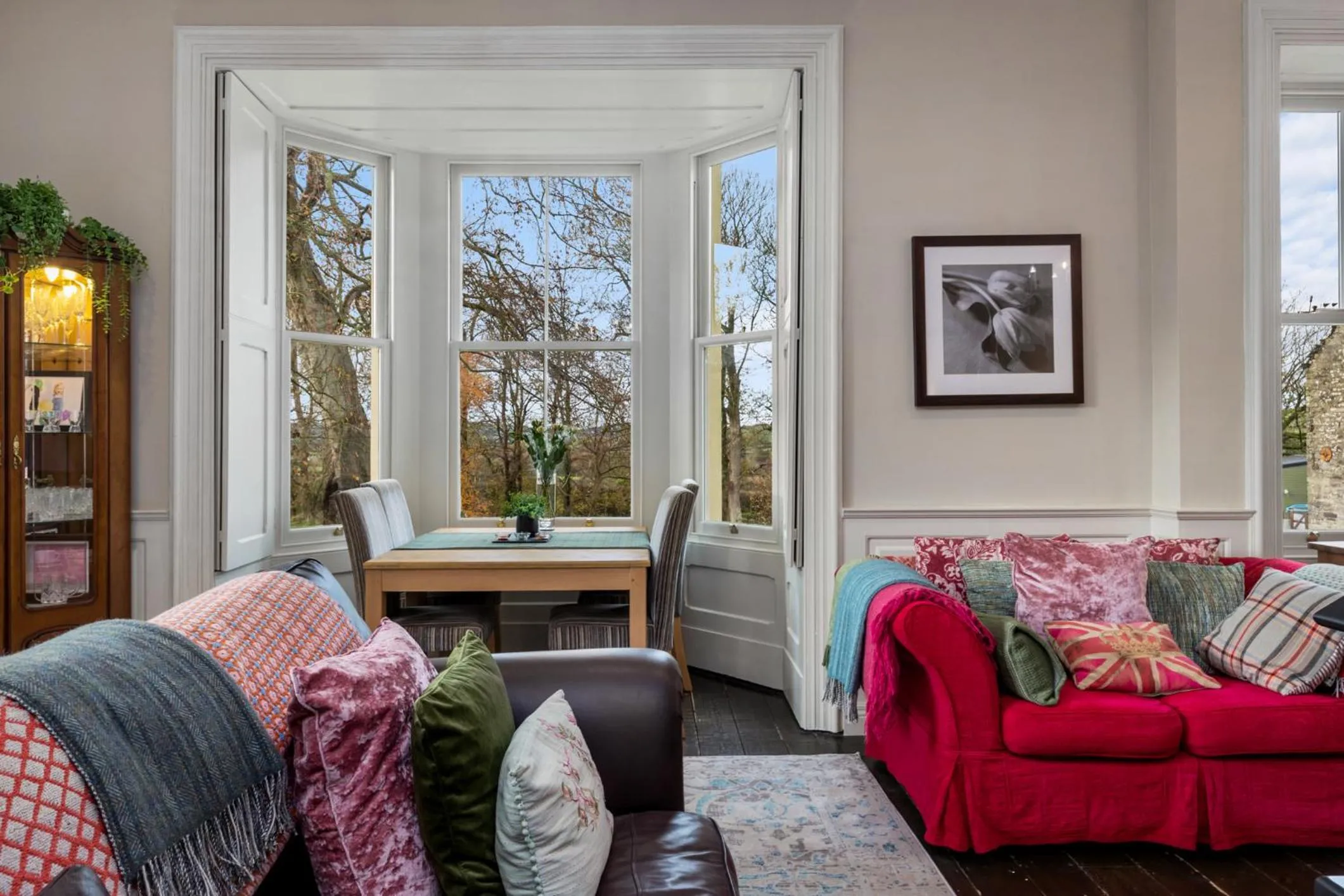 Communal lounge/ TV room in Caemorgan Mansion