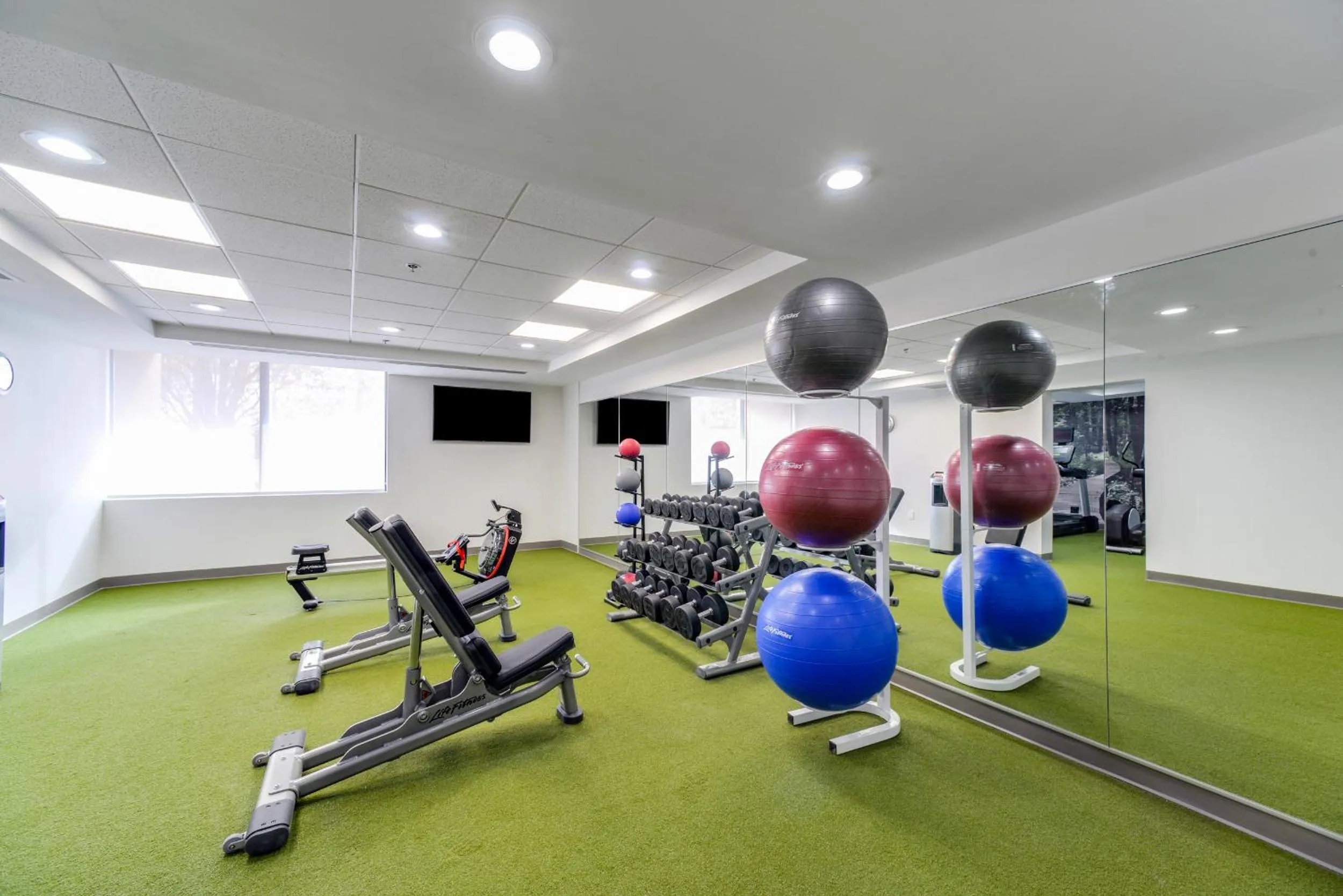Fitness centre/facilities in Saint Louis Airport Hotel