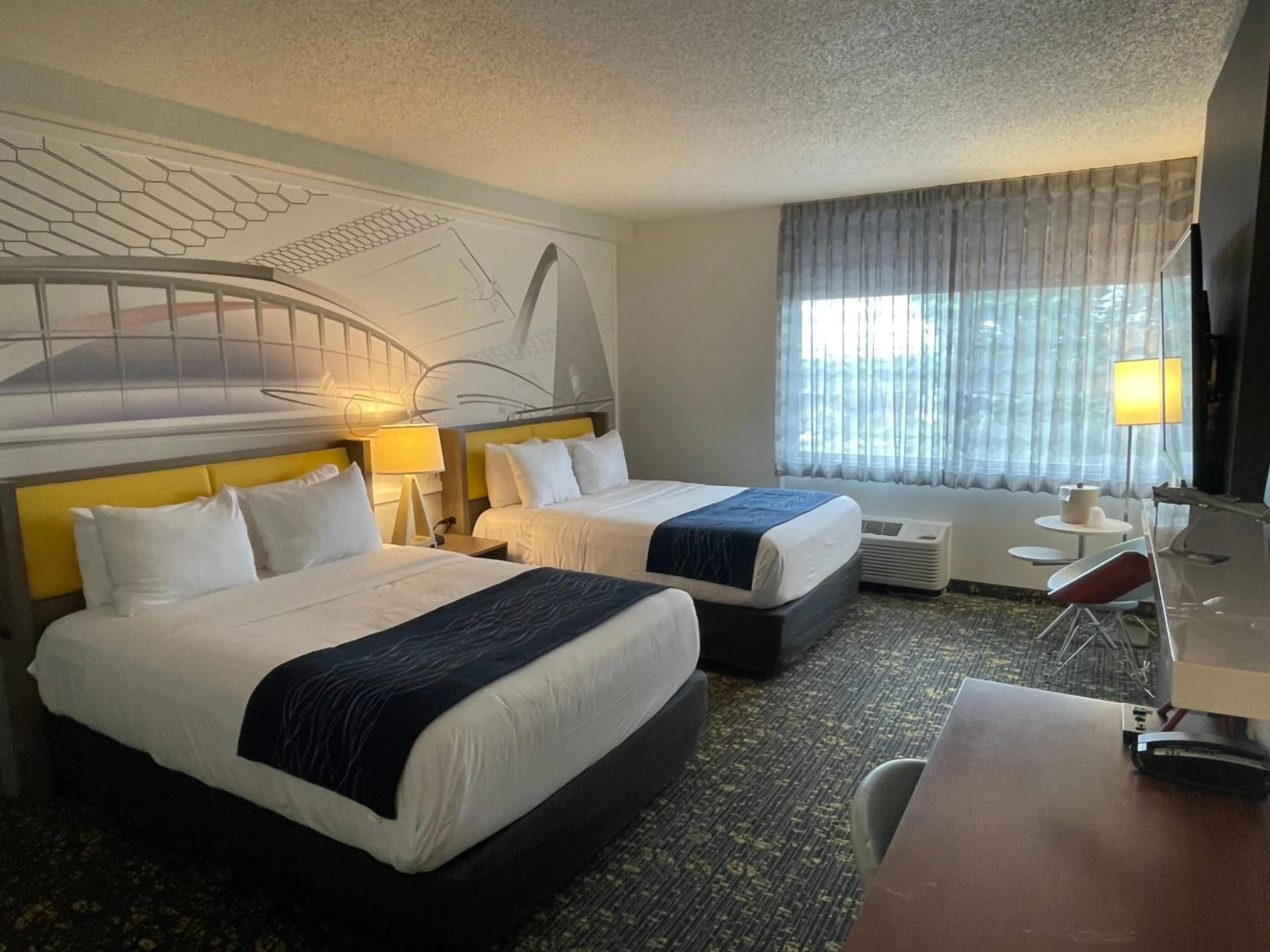 Bed in Saint Louis Airport Hotel