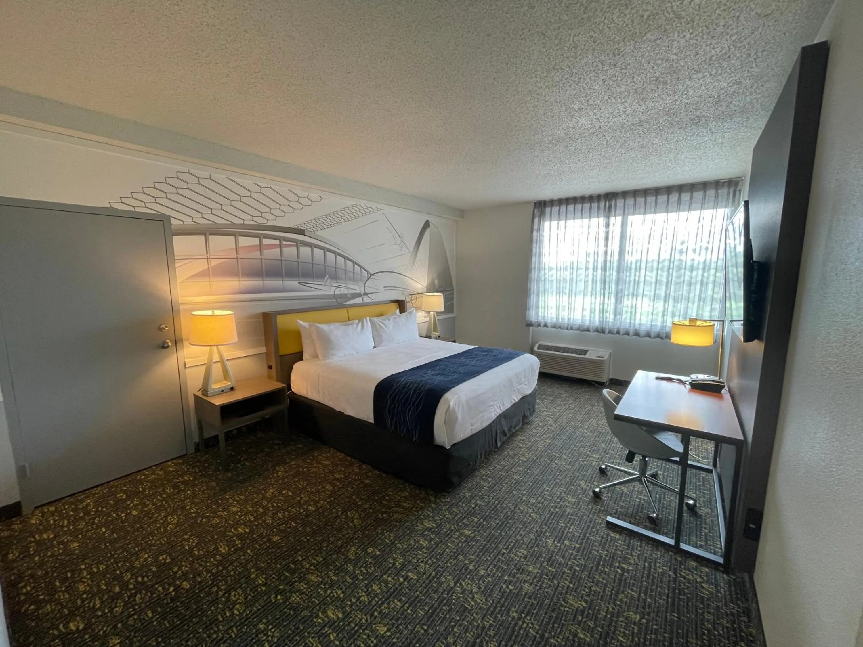 Bed in Saint Louis Airport Hotel