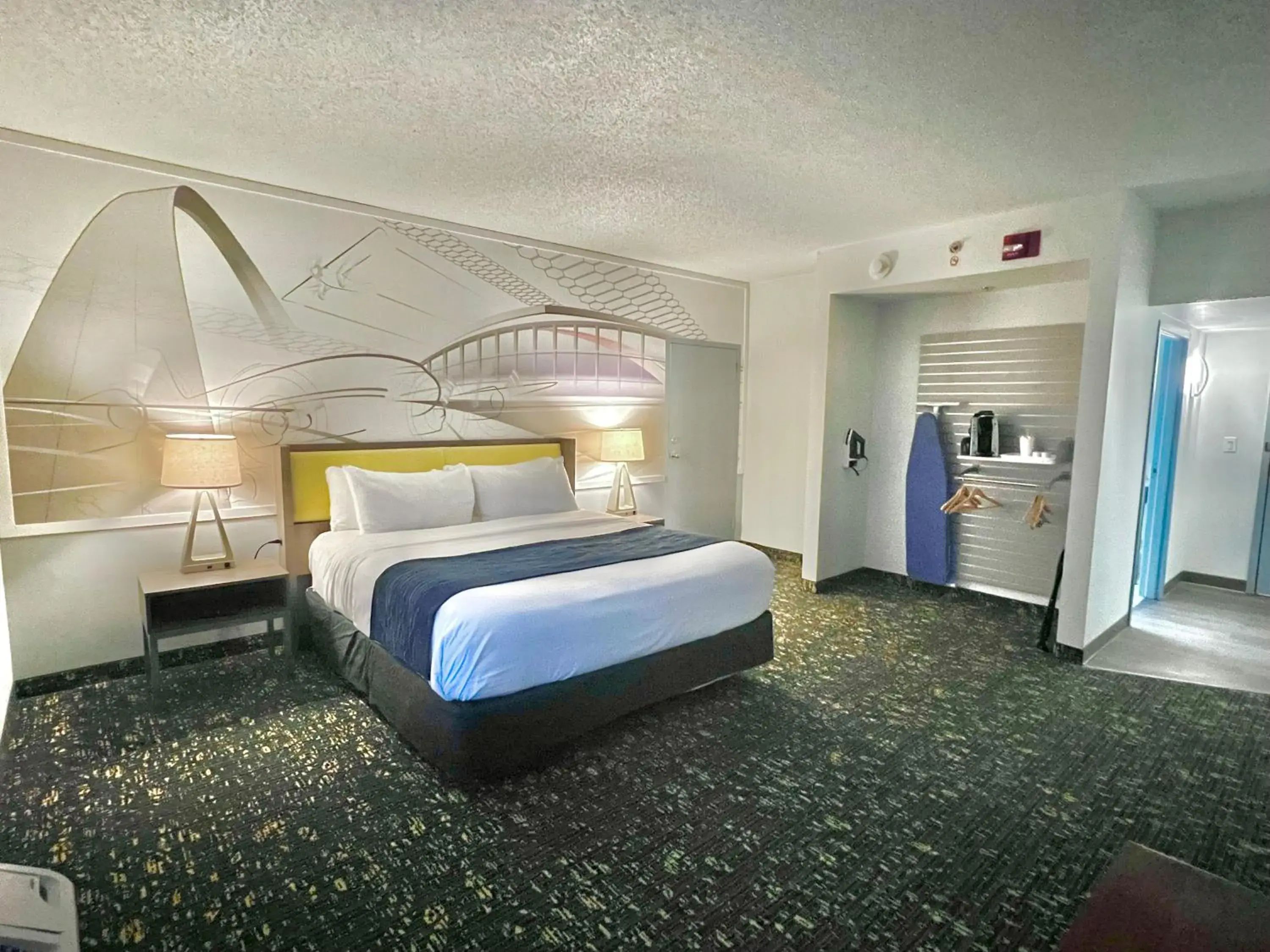 King Room with Roll-In Shower - Disability Access in Saint Louis Airport Hotel King Room with Roll-In Shower - Disability Access in Saint Louis Airport Hotel