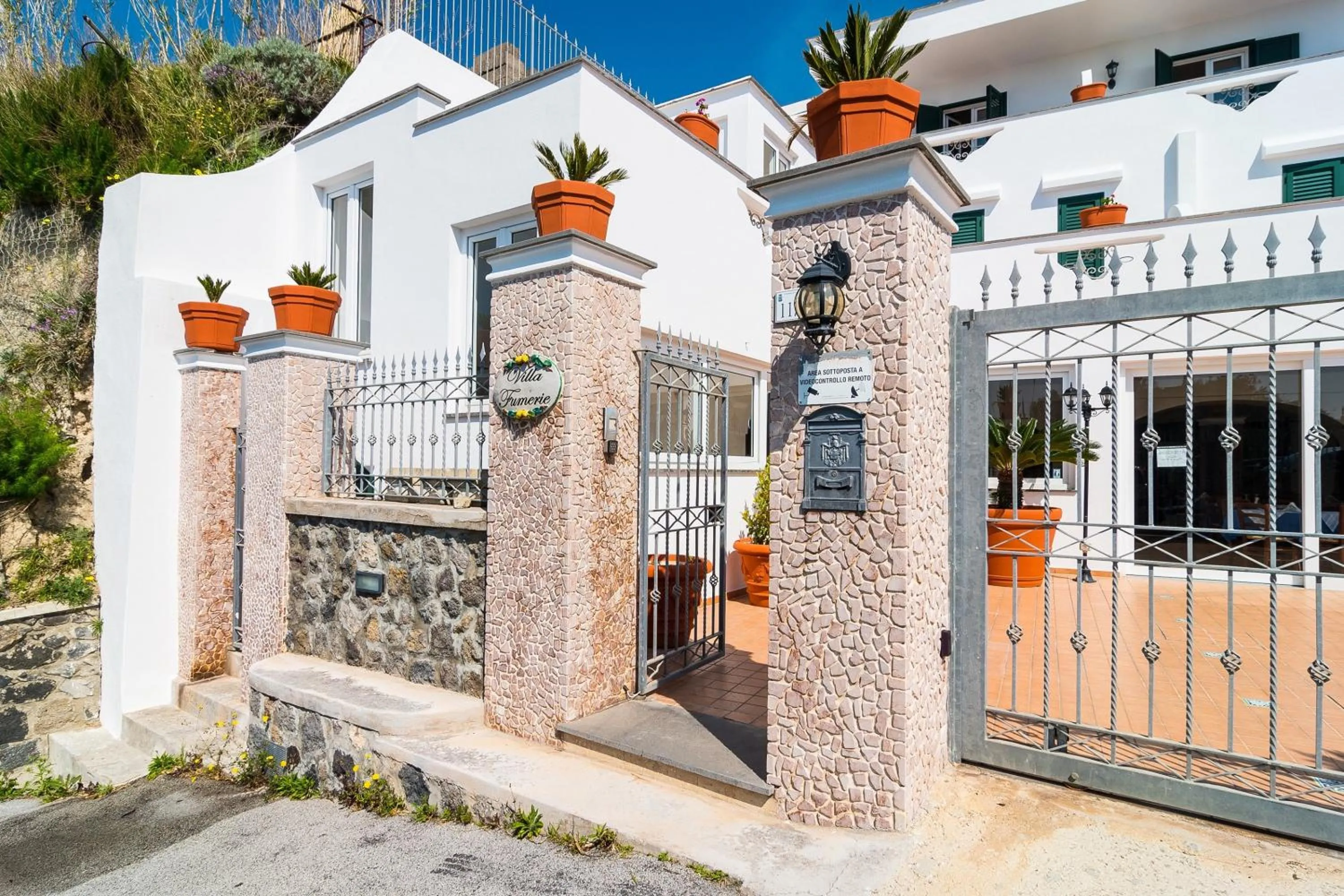 Facade/entrance in Hotel Villa Fumerie