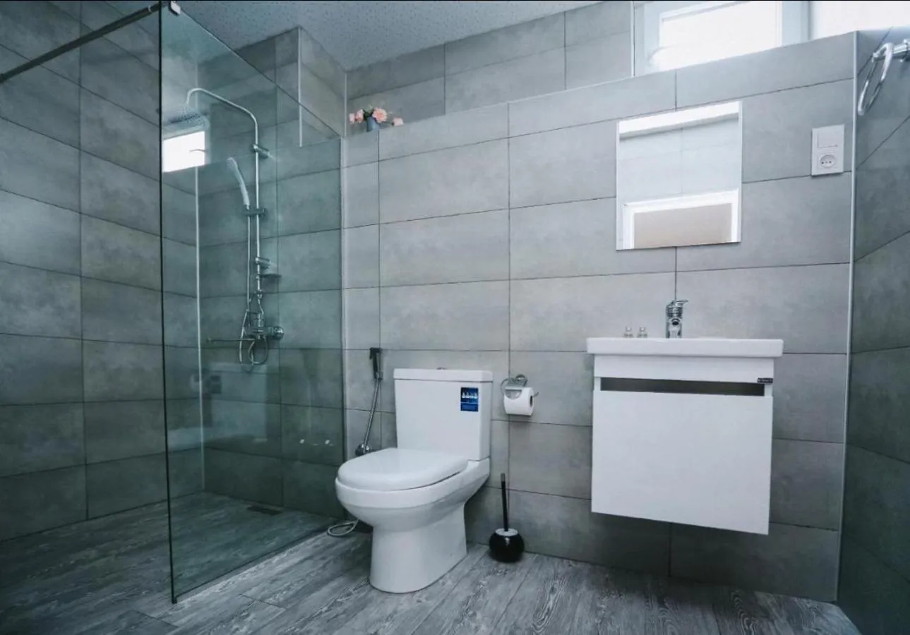 Shower in Hotel Tamar Mepe