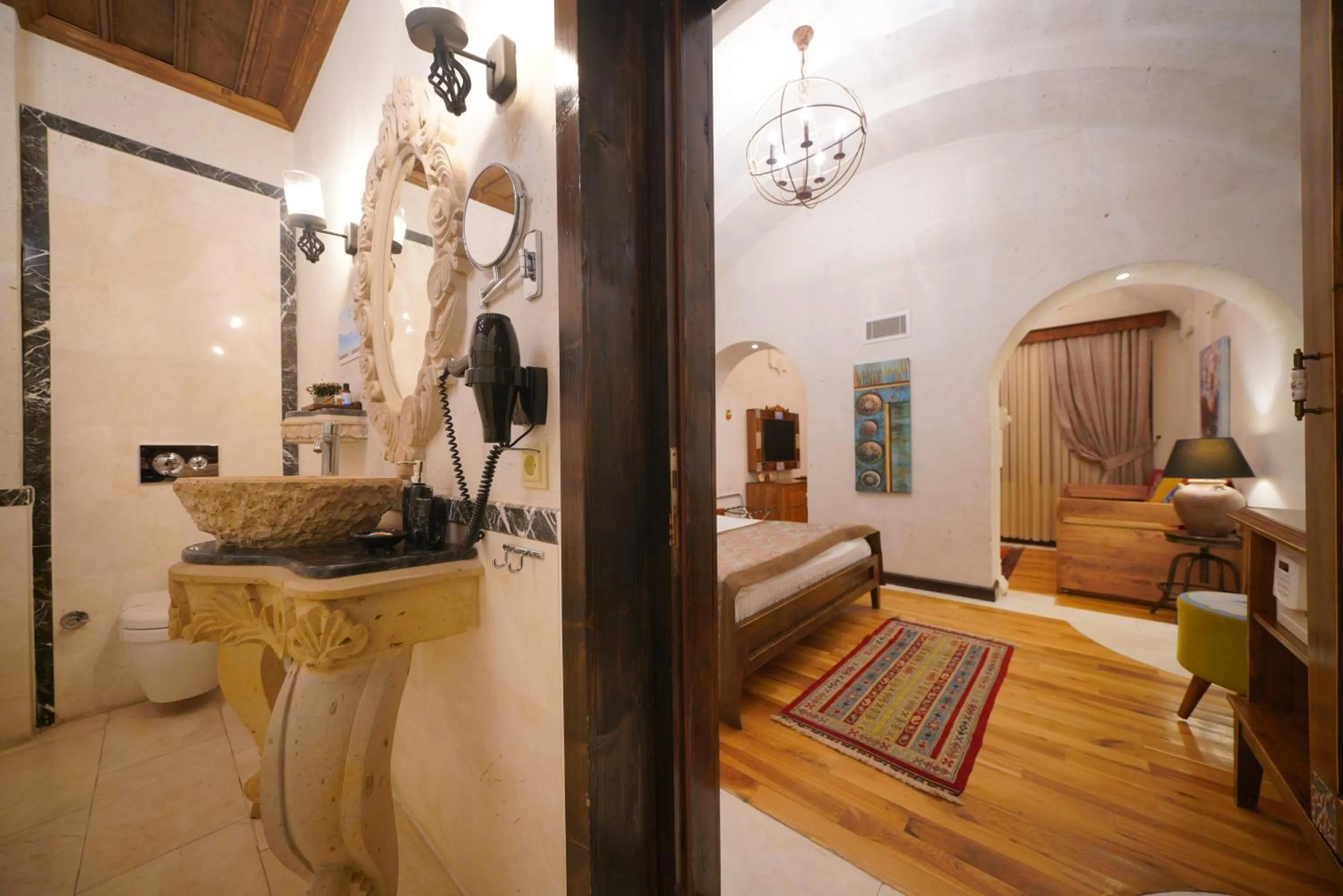 Seating area, Bed in Mira Cappadocia Hotel