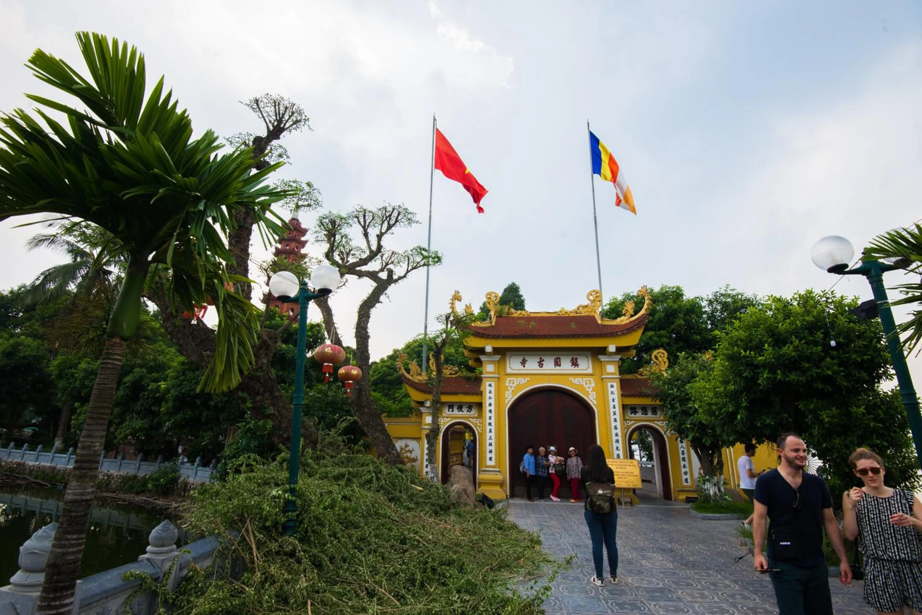 Nearby landmark in 22housing Hotel & Residence 81 Linh Lang