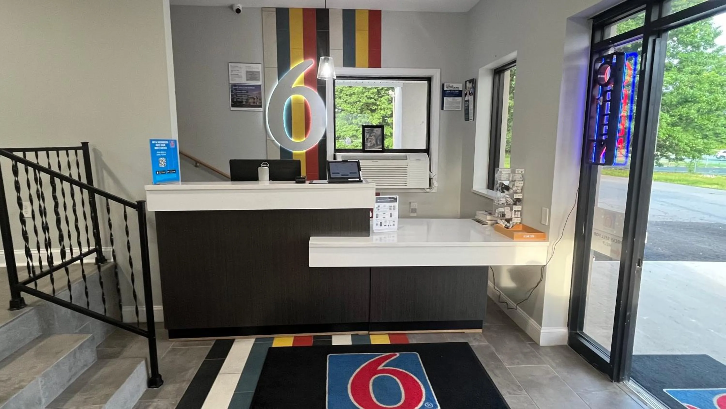 Lobby or reception in Motel 6 East Windsor, NJ Hightstown