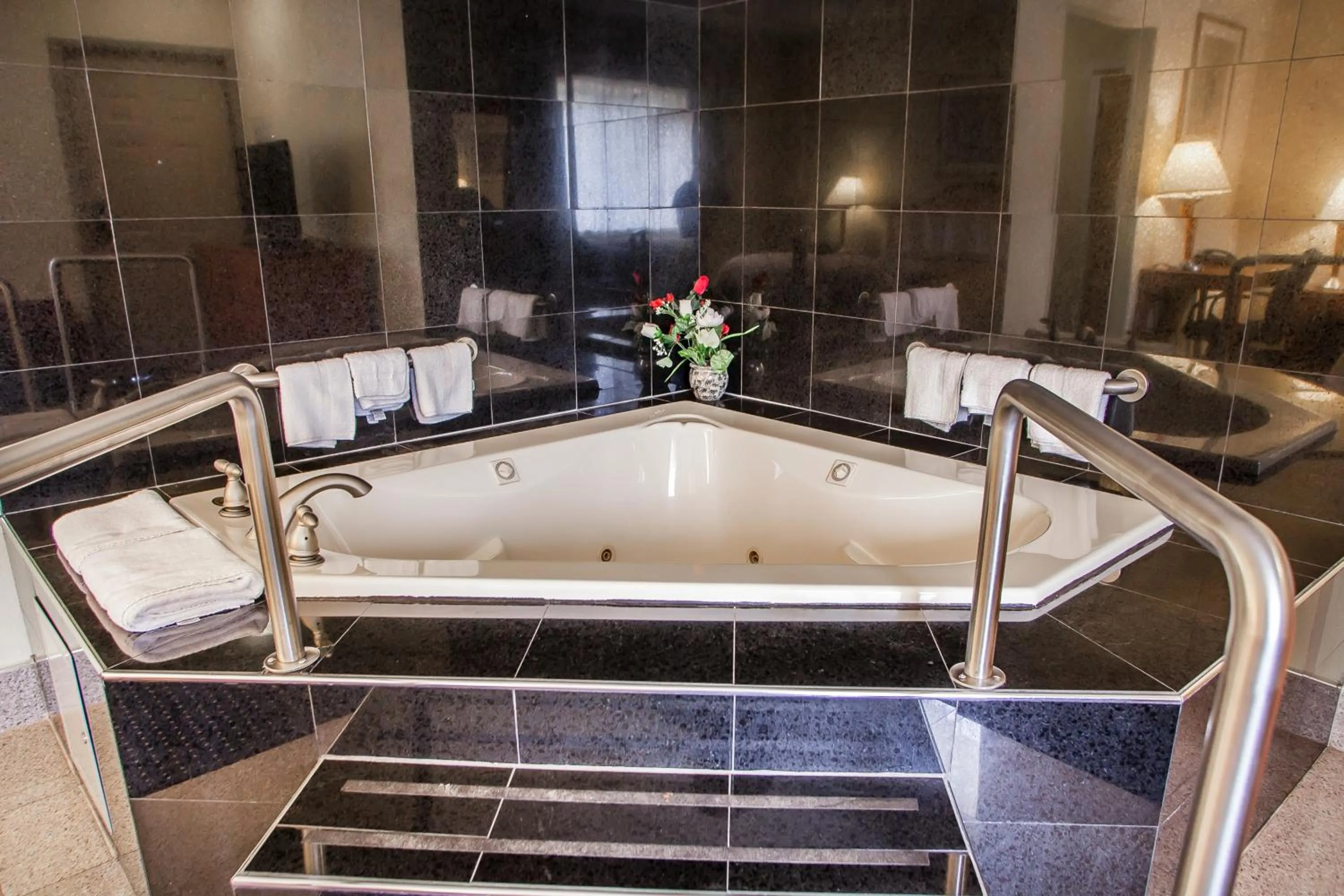 Hot Tub in Motel 6 East Windsor, NJ Hightstown