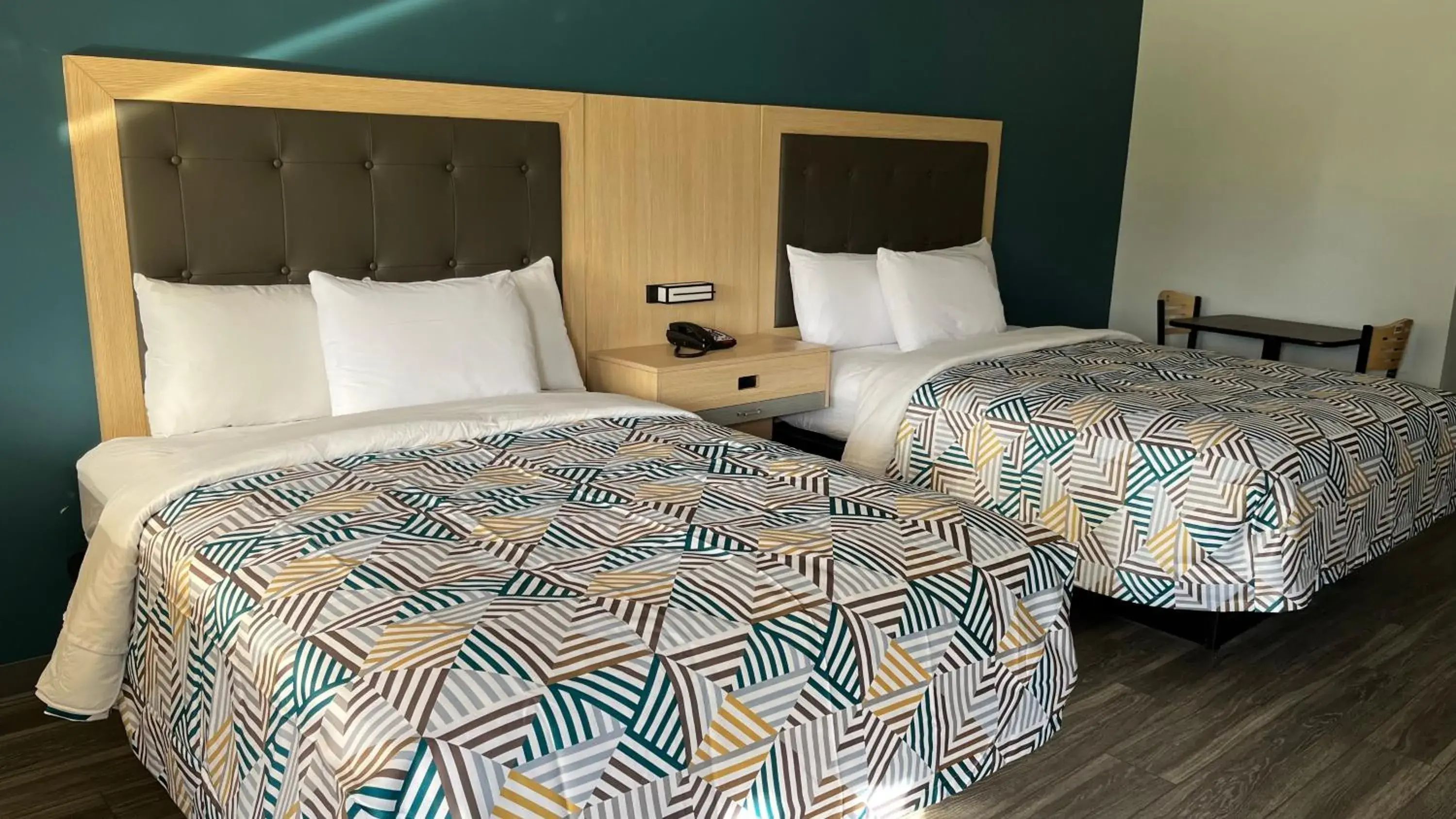 Bedroom, Bed in Motel 6 East Windsor, NJ Hightstown Bedroom, Bed in Motel 6 East Windsor, NJ Hightstown