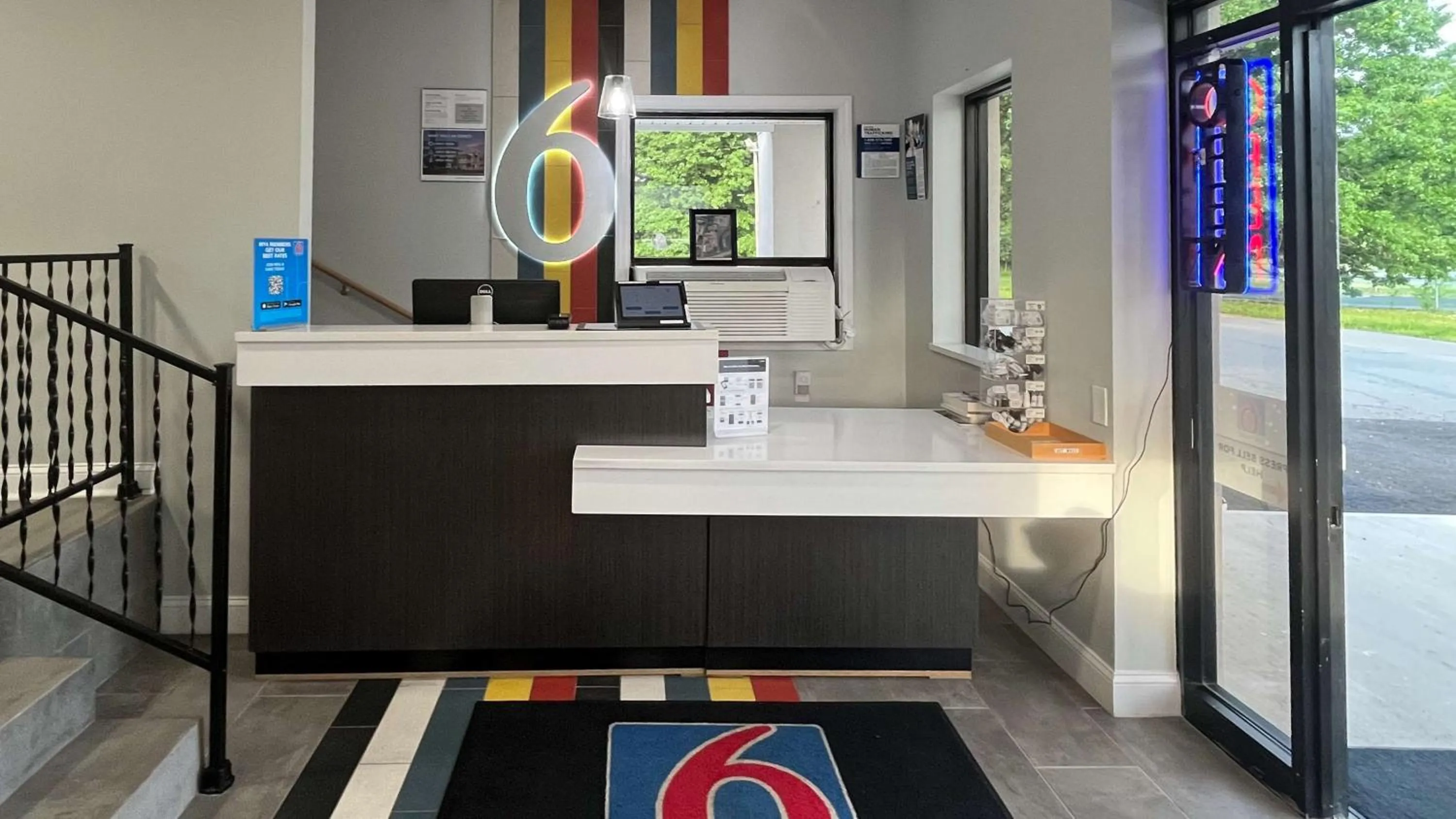 Lobby or reception in Motel 6 East Windsor, NJ Hightstown
