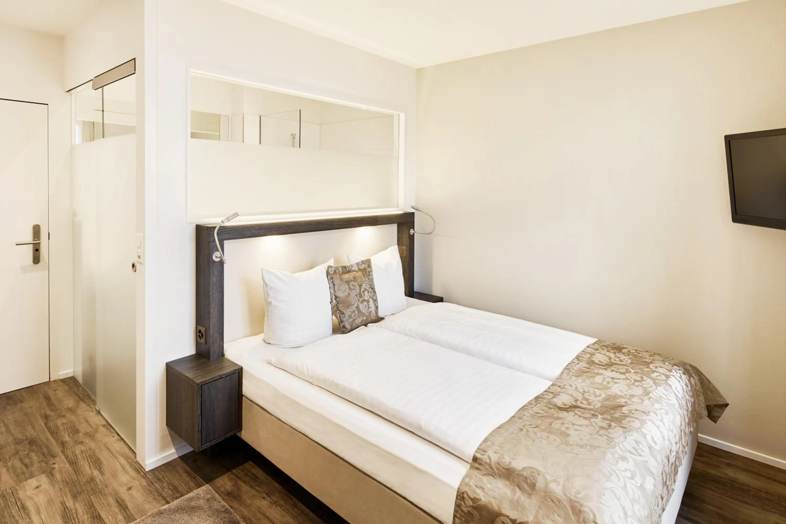 Photo of the whole room, Bed in Hotel Schäfli