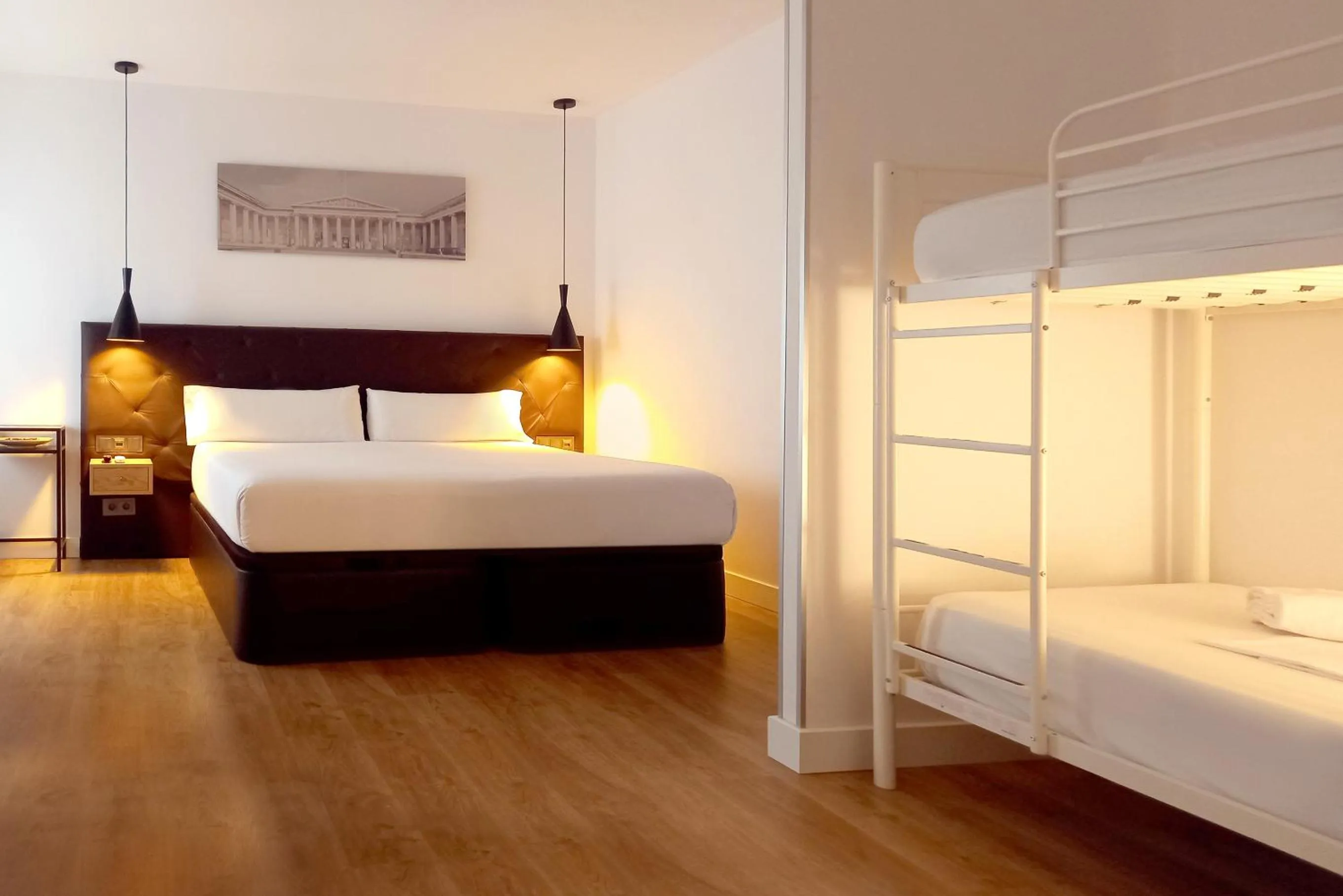 Photo of the whole room, Bed in Woohoo Rooms Fuencarral