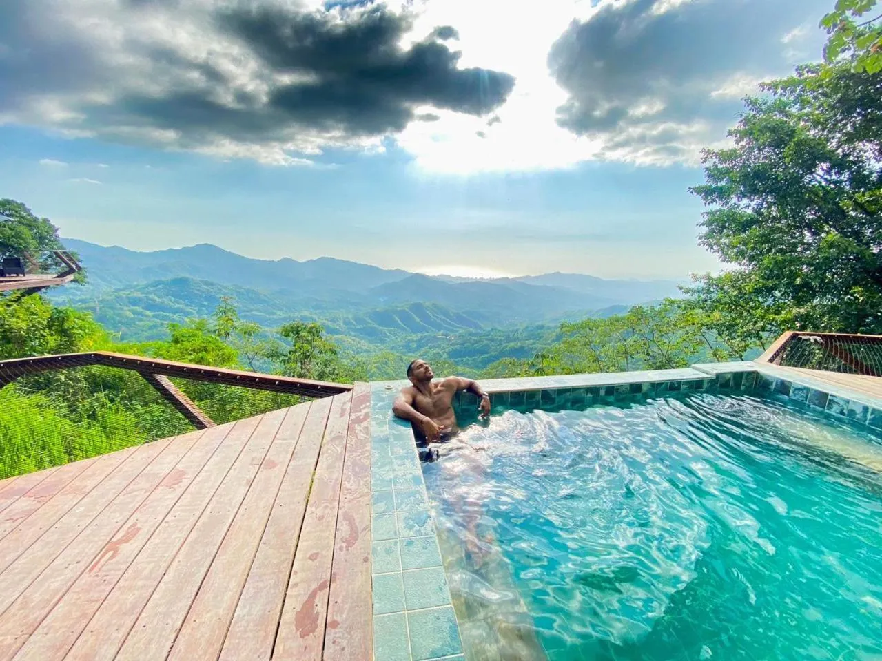 People in Trekker Glamping - EcoLodge Boutique