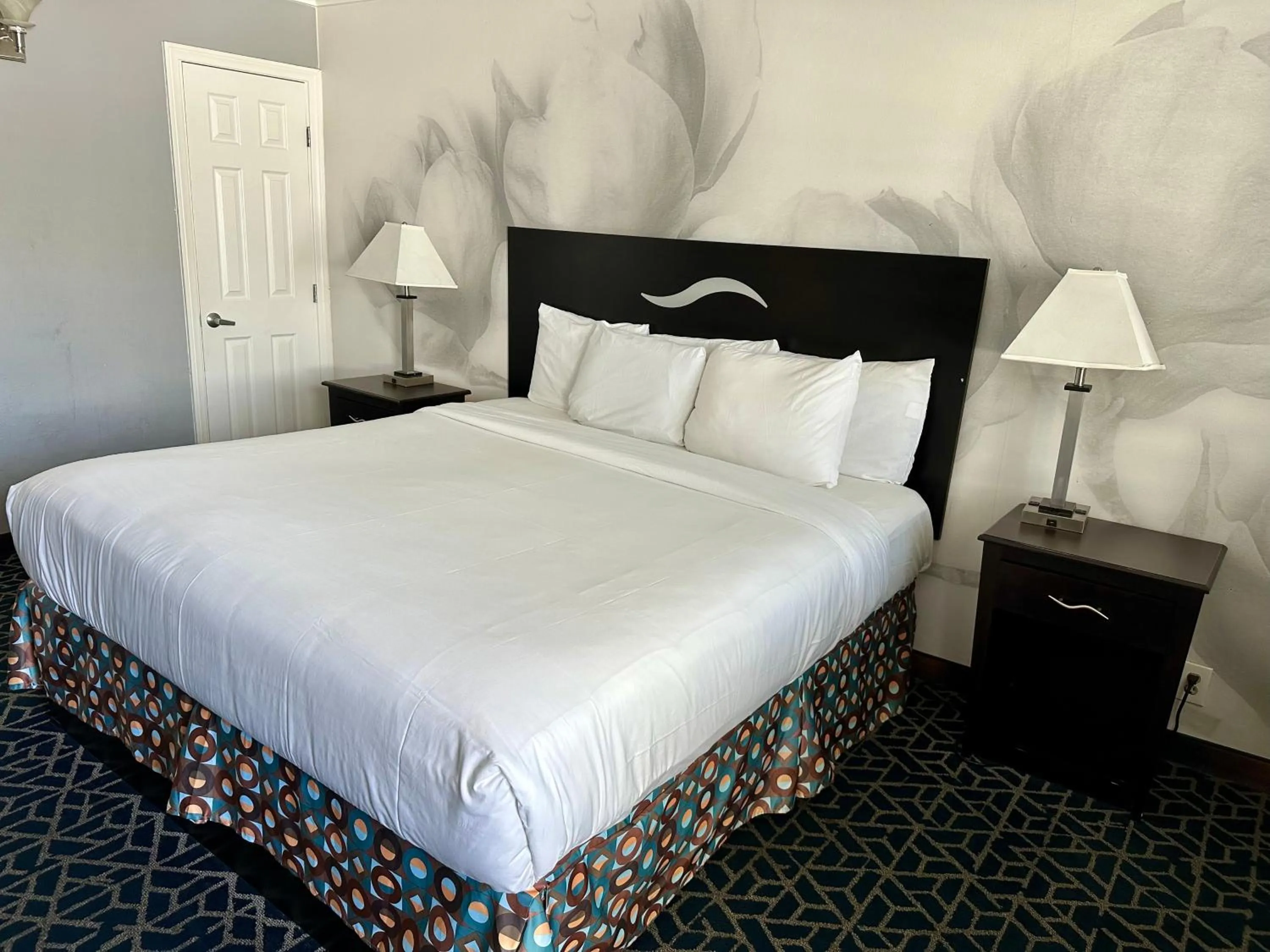 Dusk Hotel Hollywood