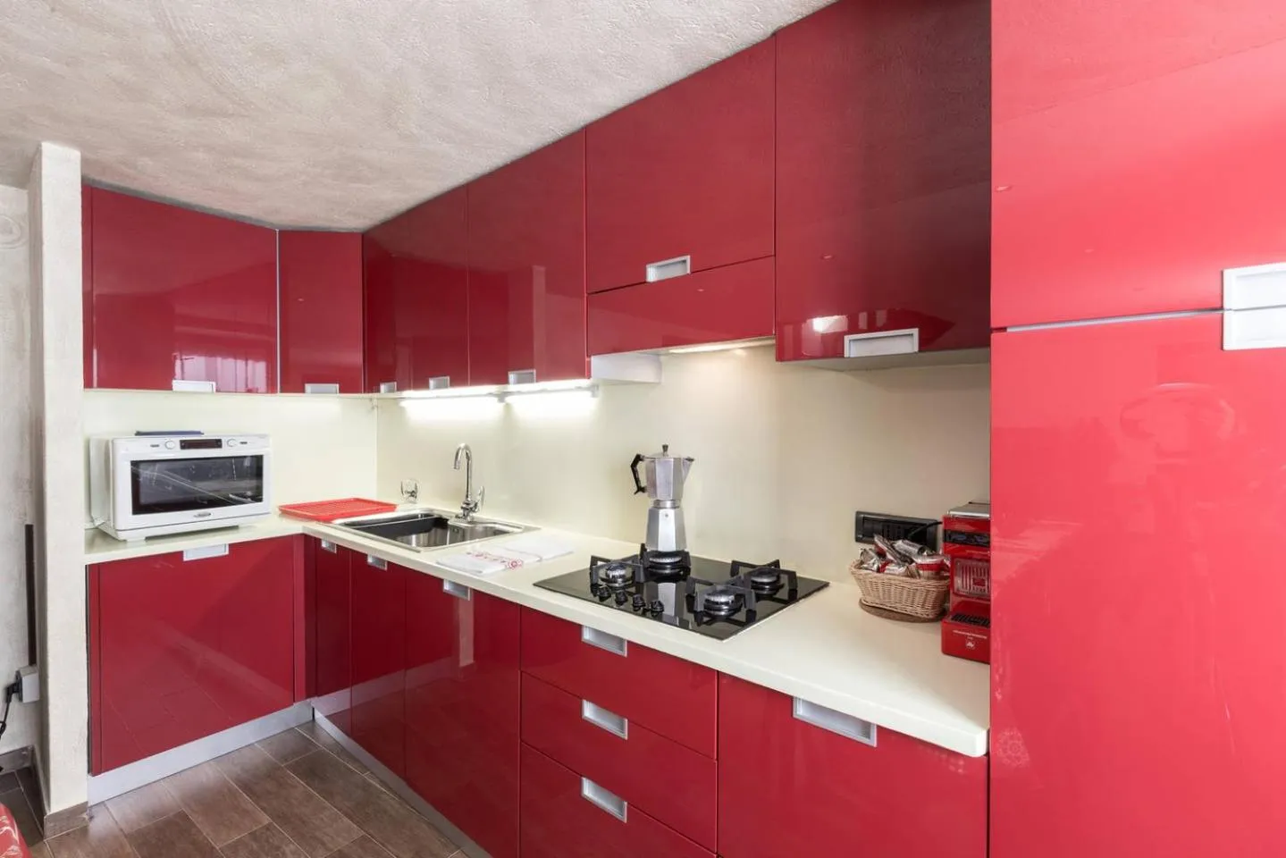Kitchen or kitchenette in Le Petit Coeur Residence De Montagne