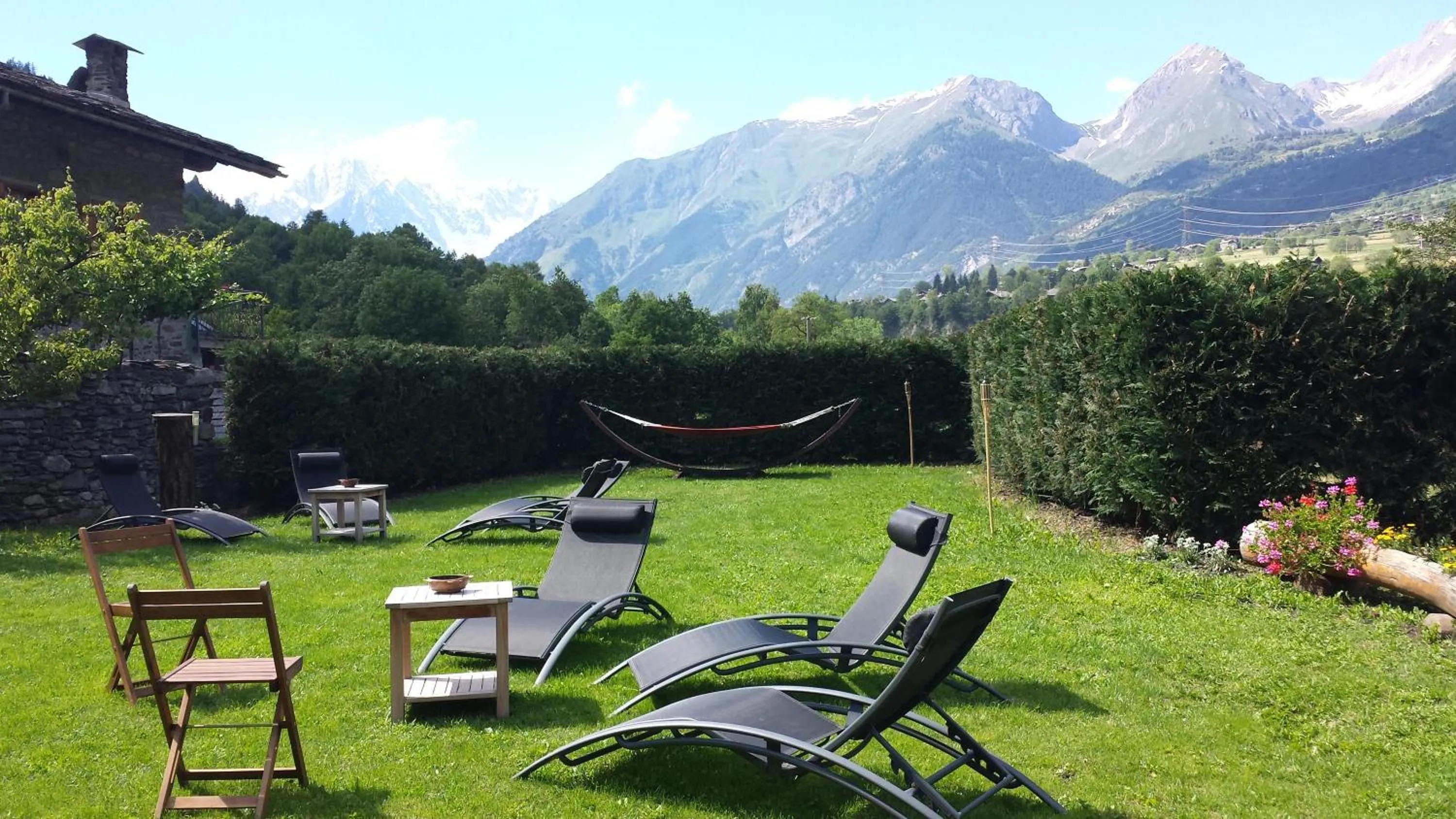 Spring in Le Petit Coeur Residence De Montagne