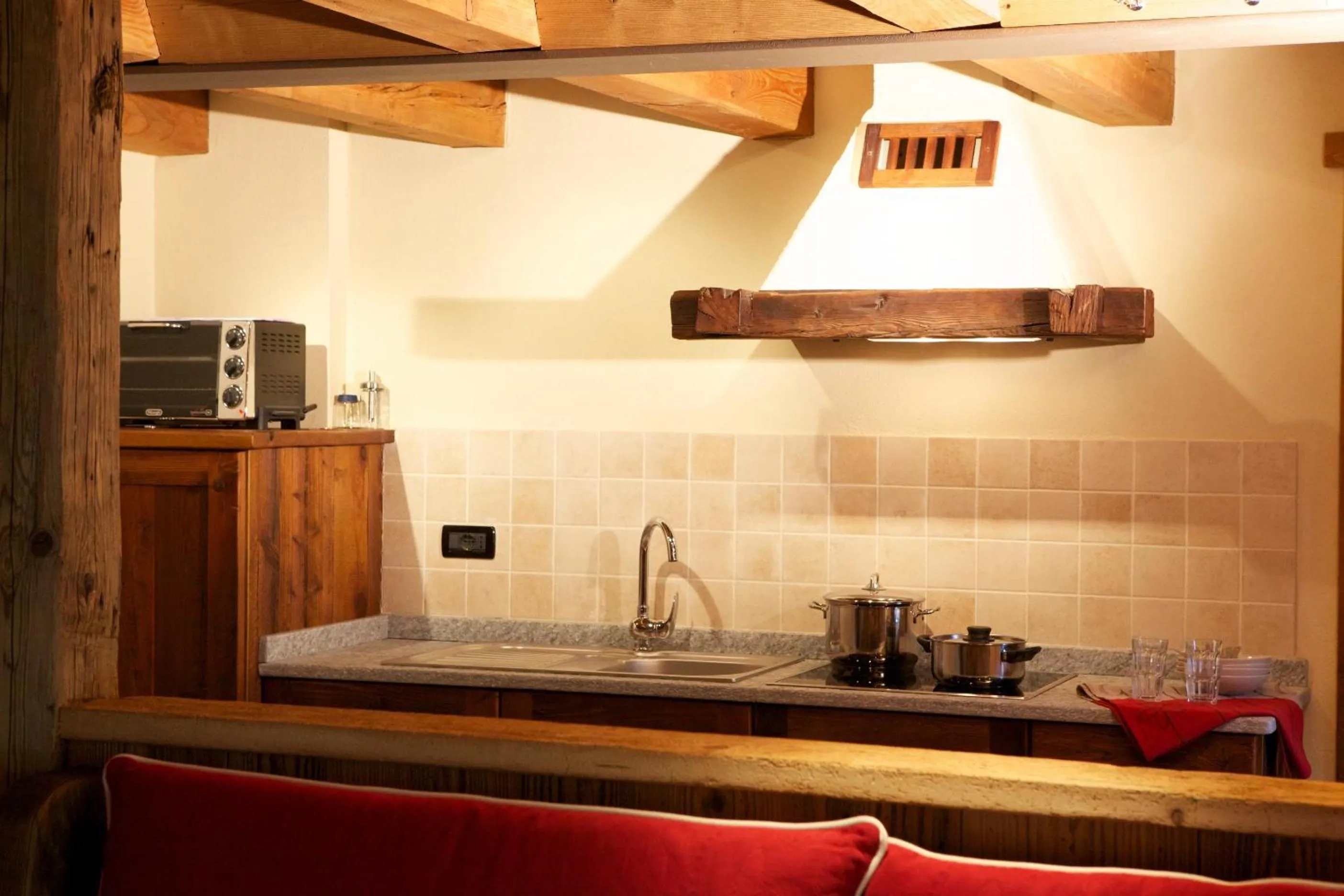 Kitchen or kitchenette in Le Petit Coeur Residence De Montagne