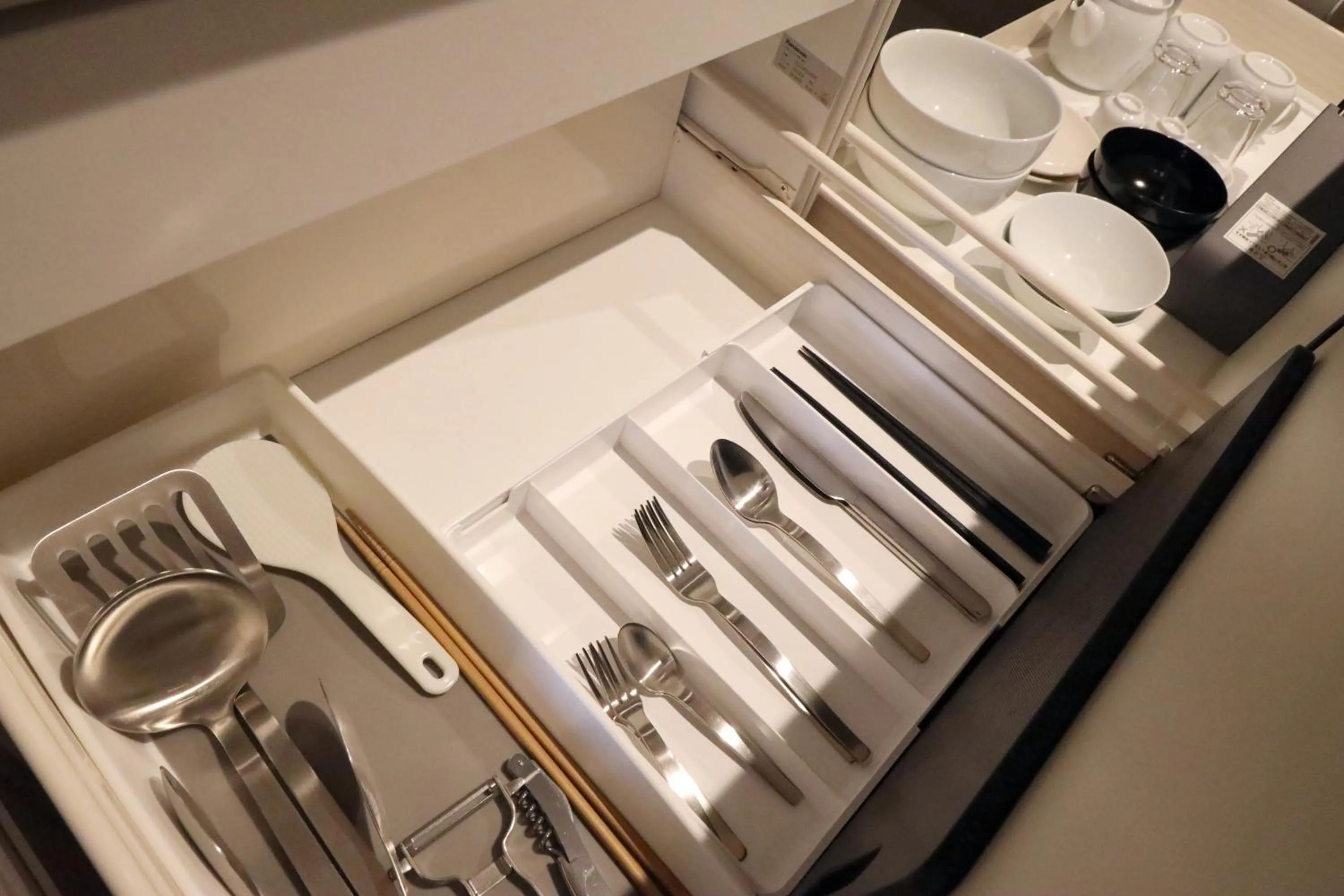 Kitchen or kitchenette in Neon Hotel - Luxury Sleep Retreat -