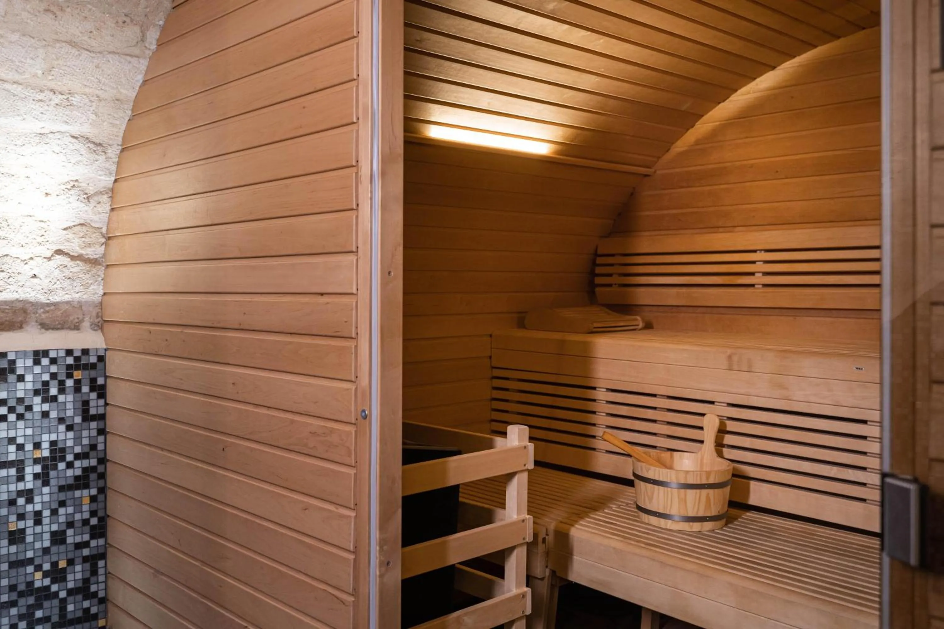 Sauna in Hôtel Bourgogne & Montana