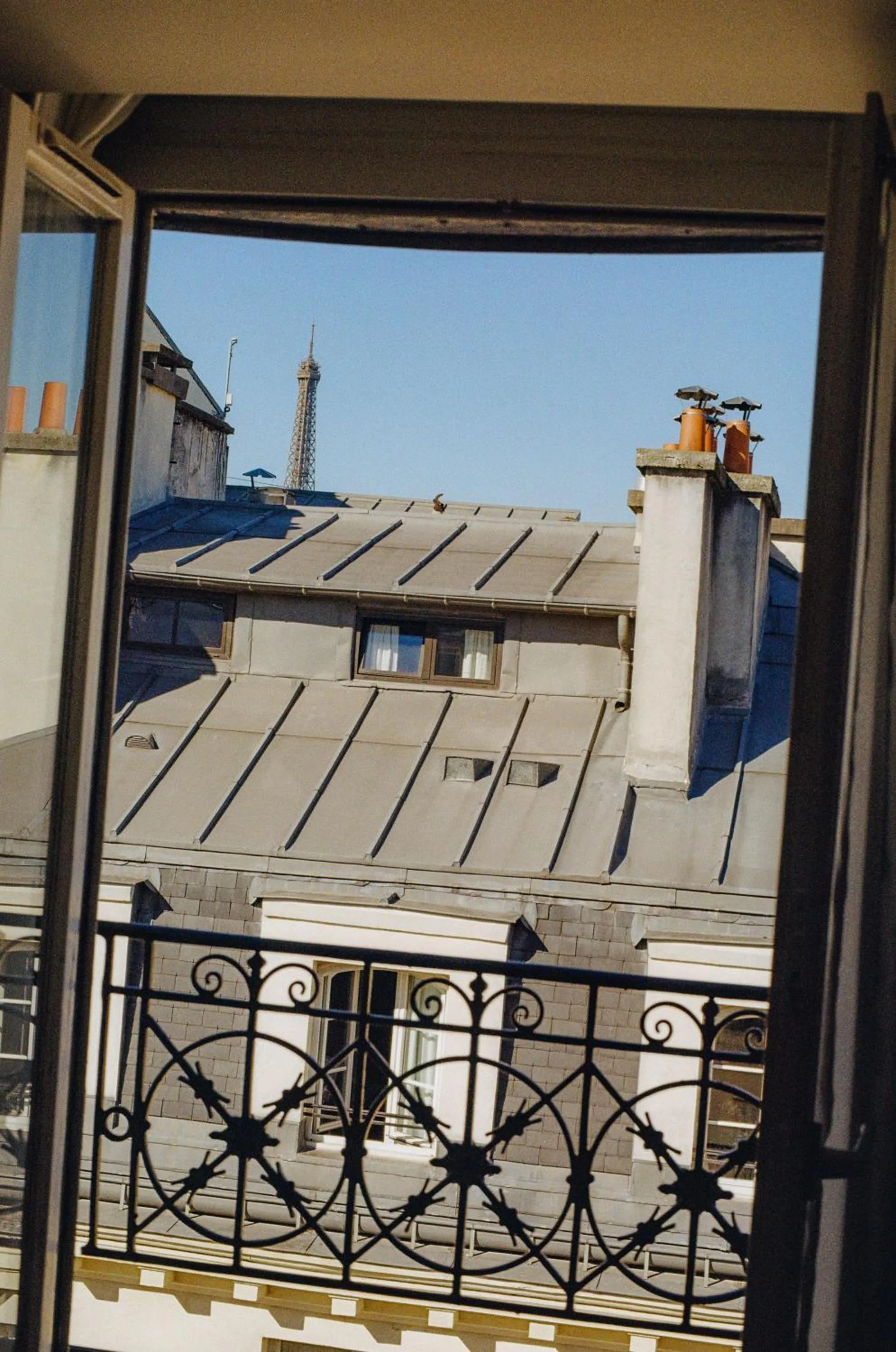 Property building in Hôtel Bourgogne & Montana