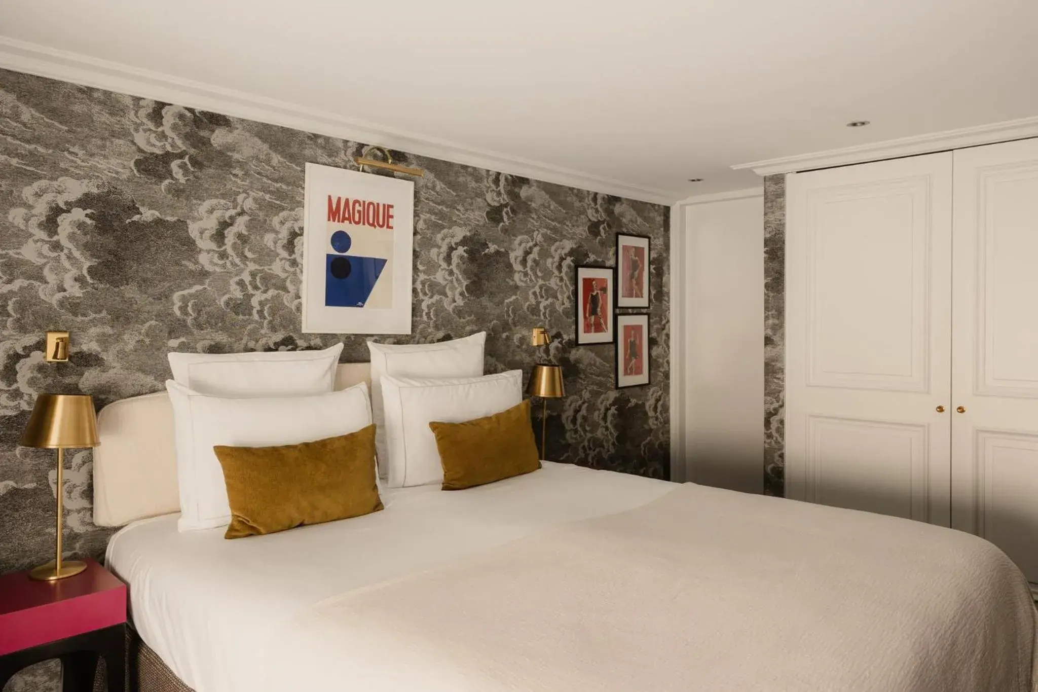 Bed in Hôtel Bourgogne & Montana Bed in Hôtel Bourgogne & Montana