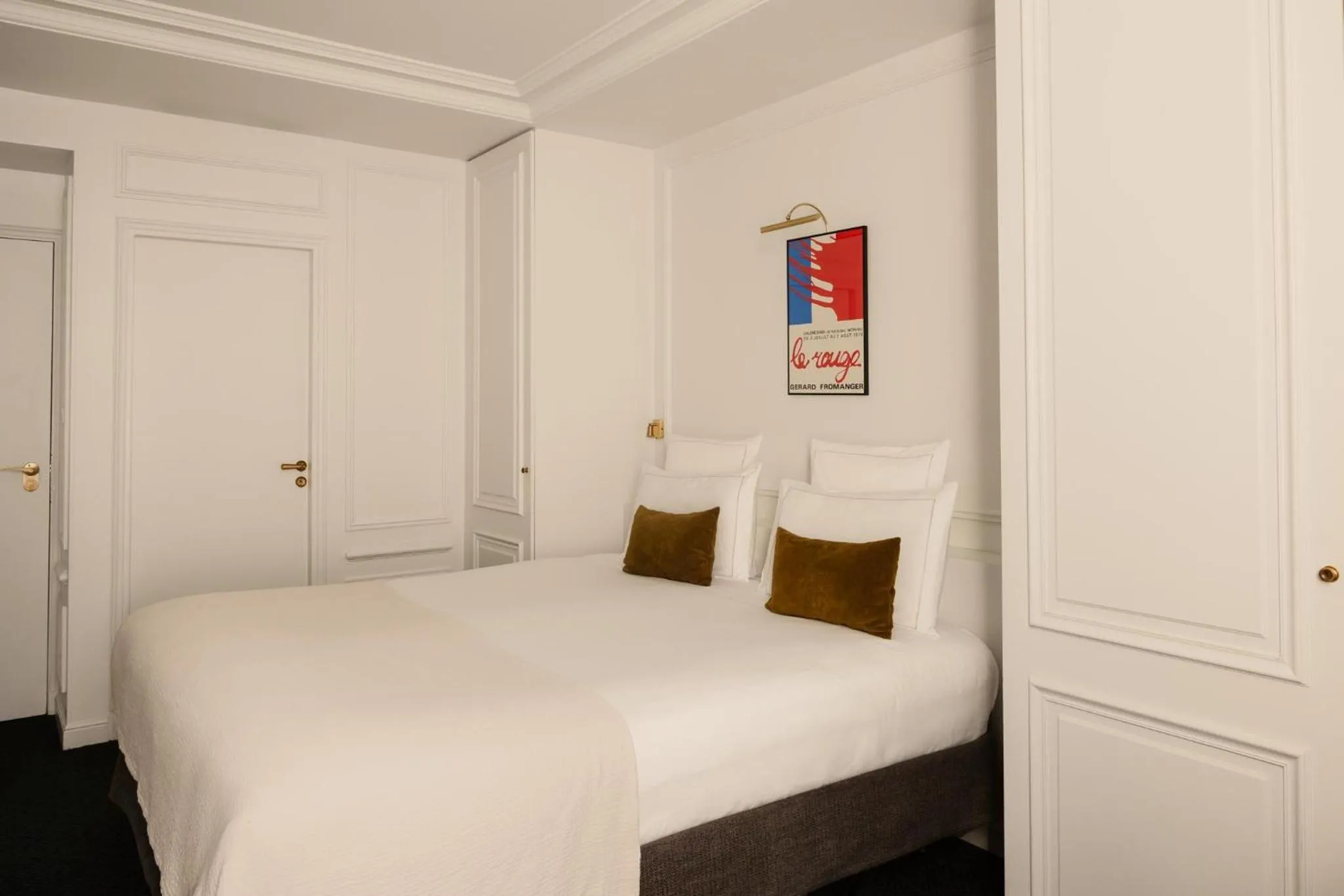 Bed in Hôtel Bourgogne & Montana