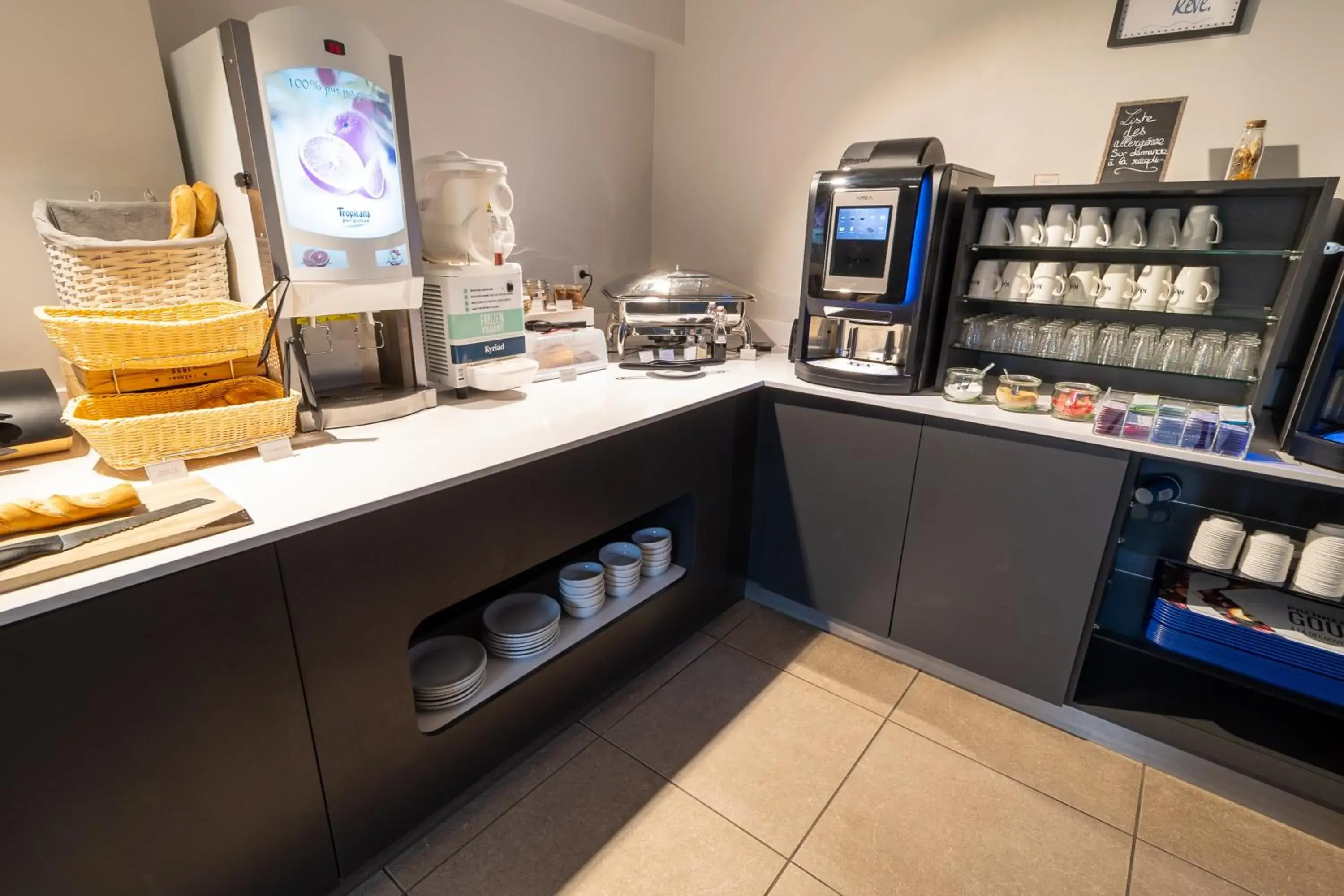 Breakfast in Kyriad Auxerre Appoigny Breakfast in Kyriad Auxerre Appoigny