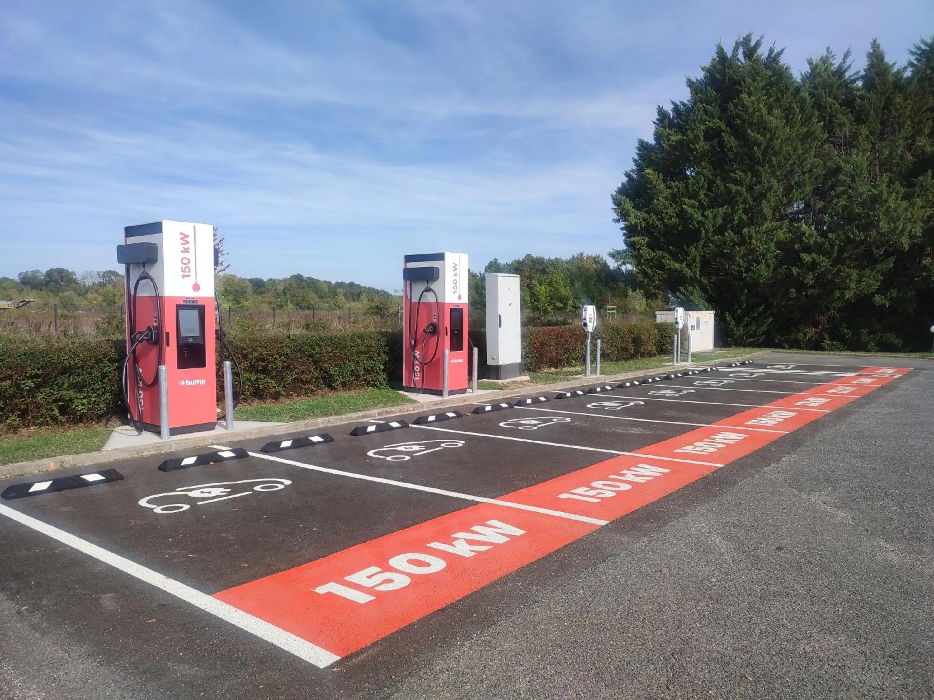 Property building in Kyriad Auxerre Appoigny Property building in Kyriad Auxerre Appoigny