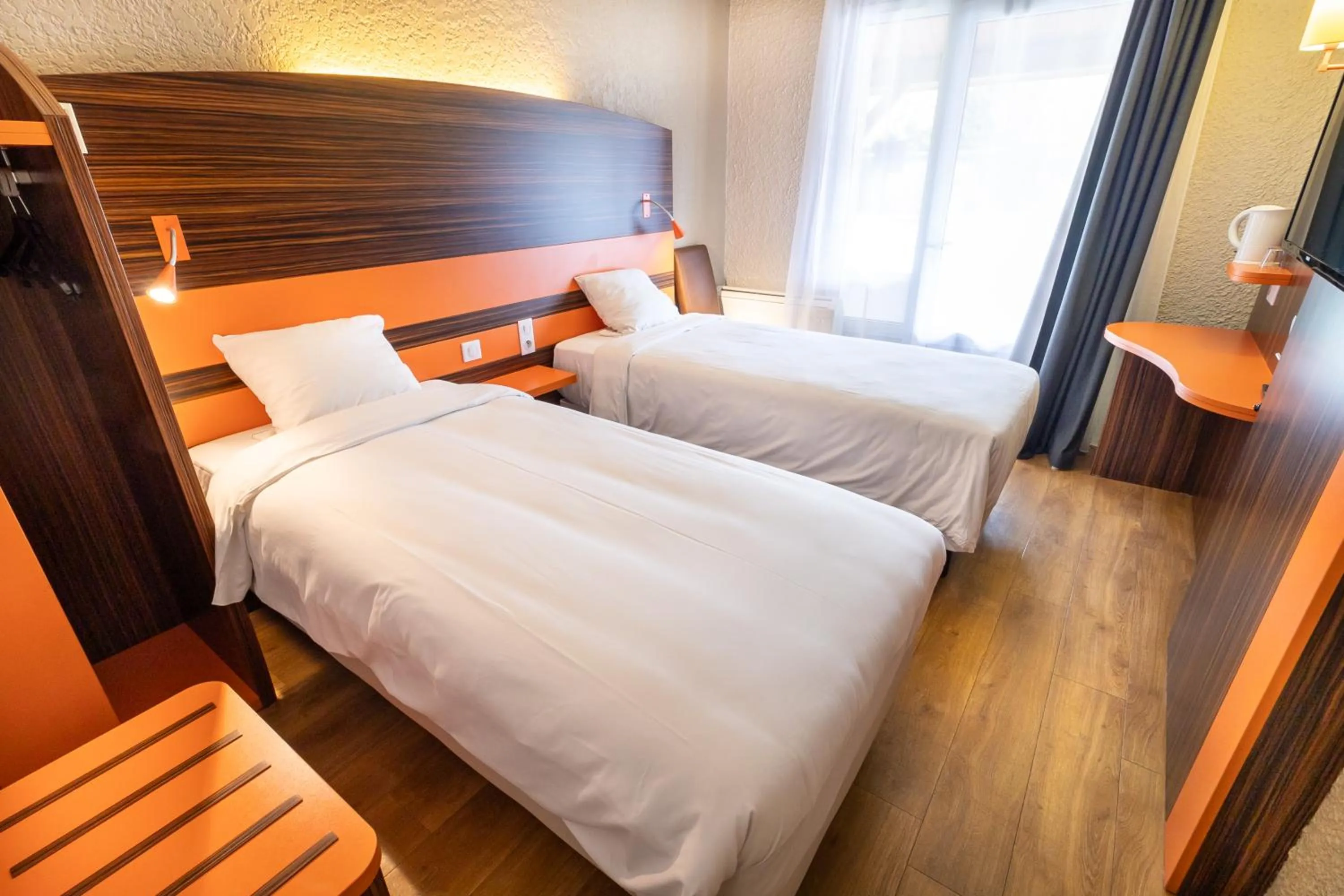 Bed in Kyriad Auxerre Appoigny