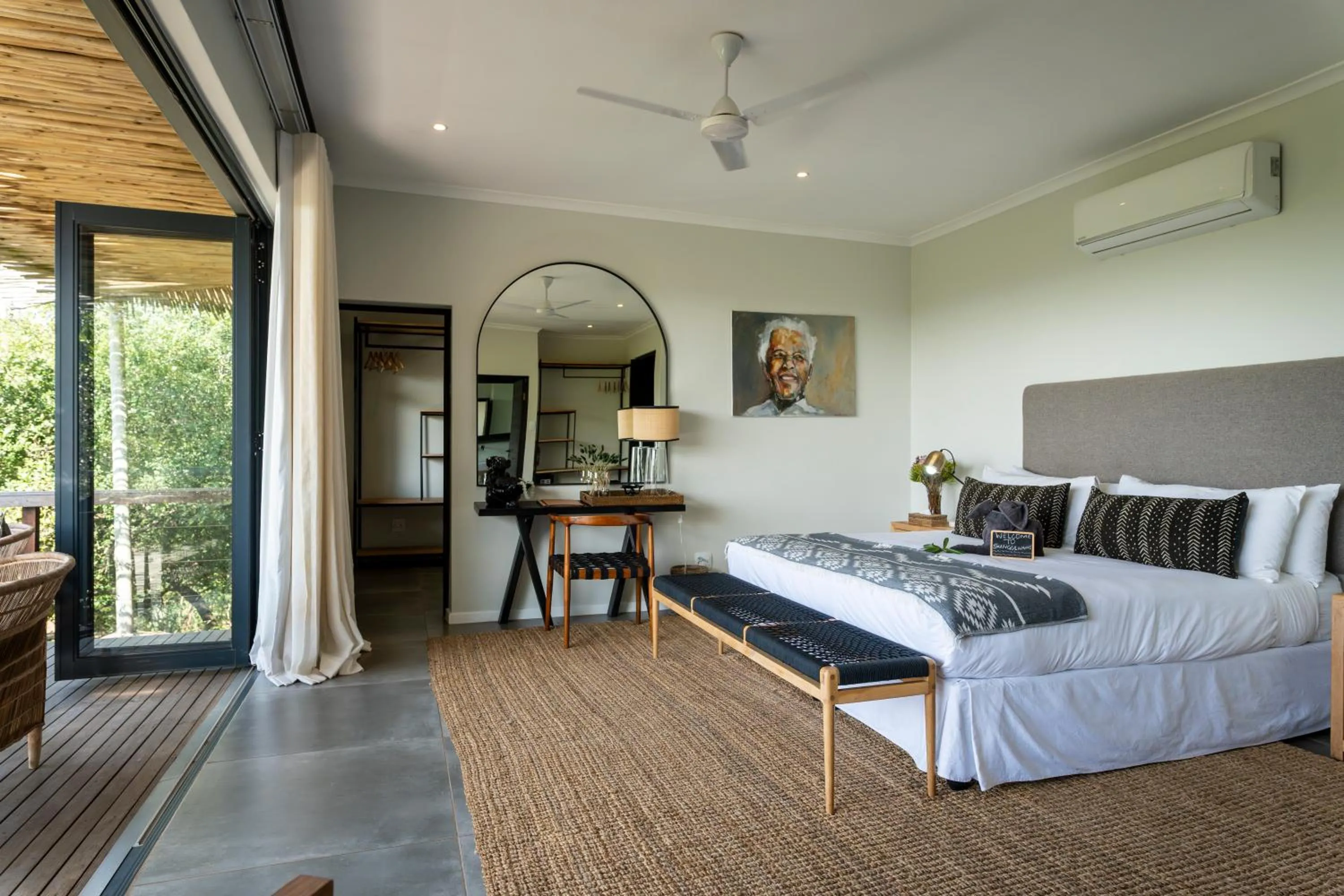 Bed in Sungulwane Private Game Lodge