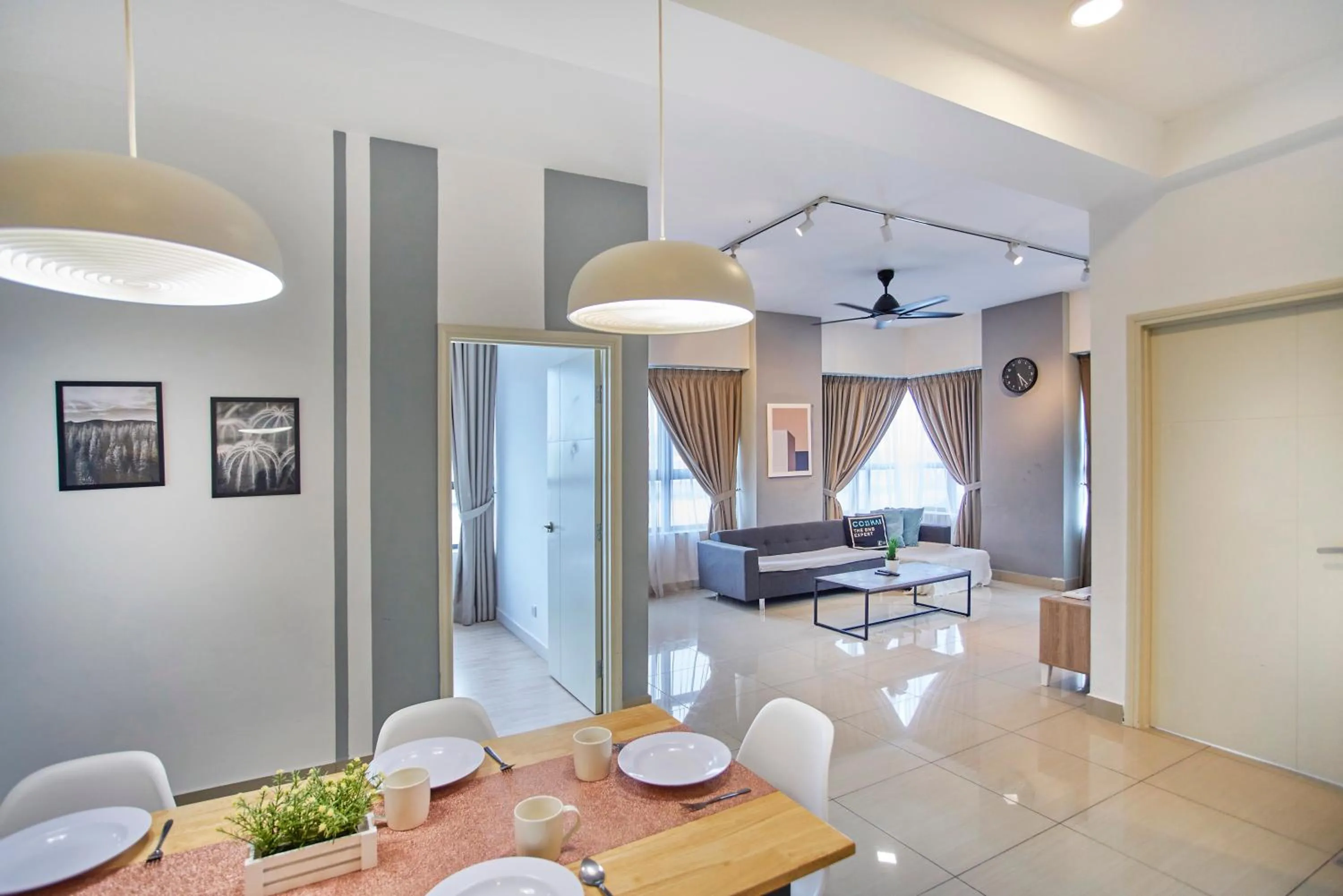 Living room in Arte Plus KLCC Designer Suites by Cobnb