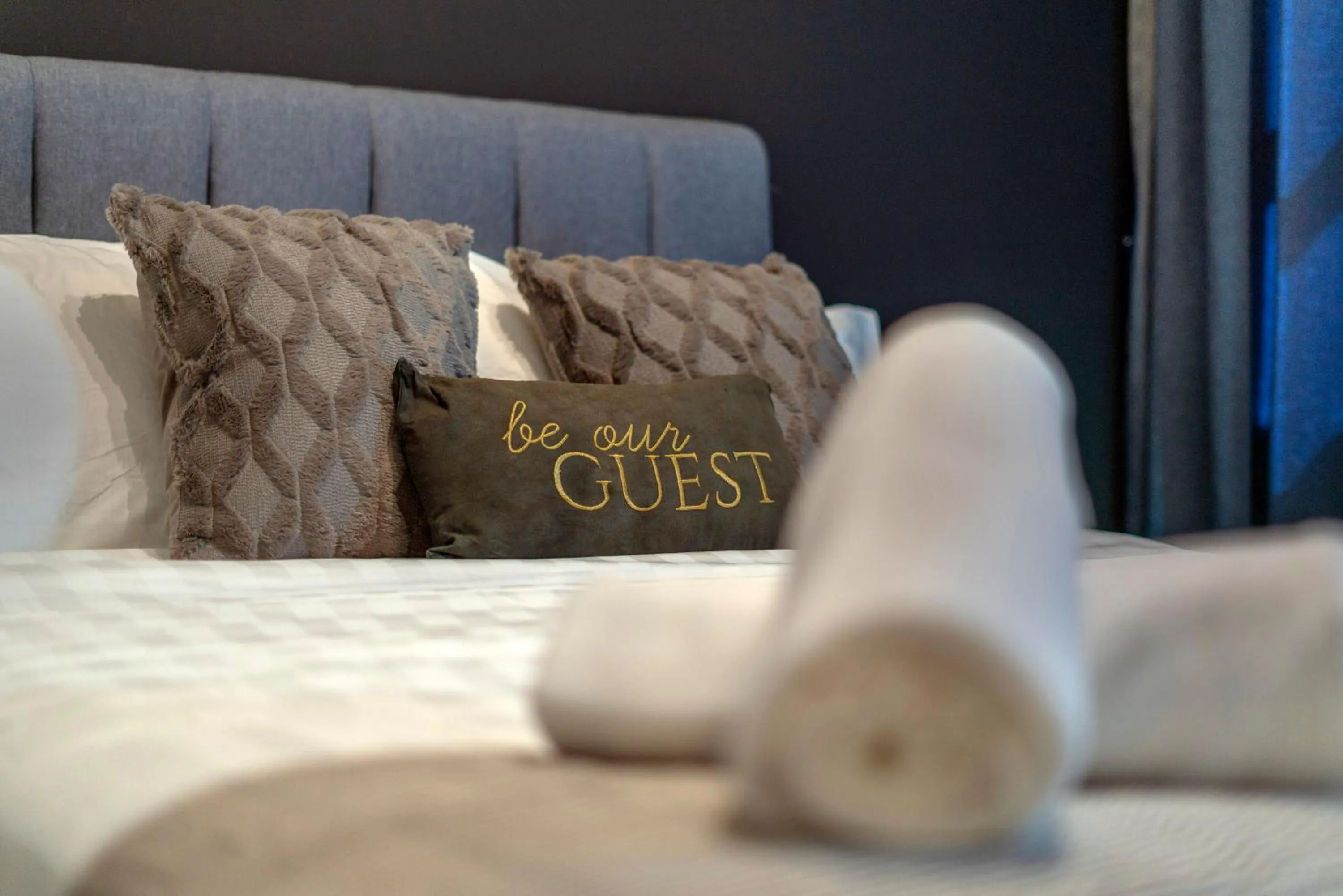 Bed in Arte Plus KLCC Designer Suites by Cobnb