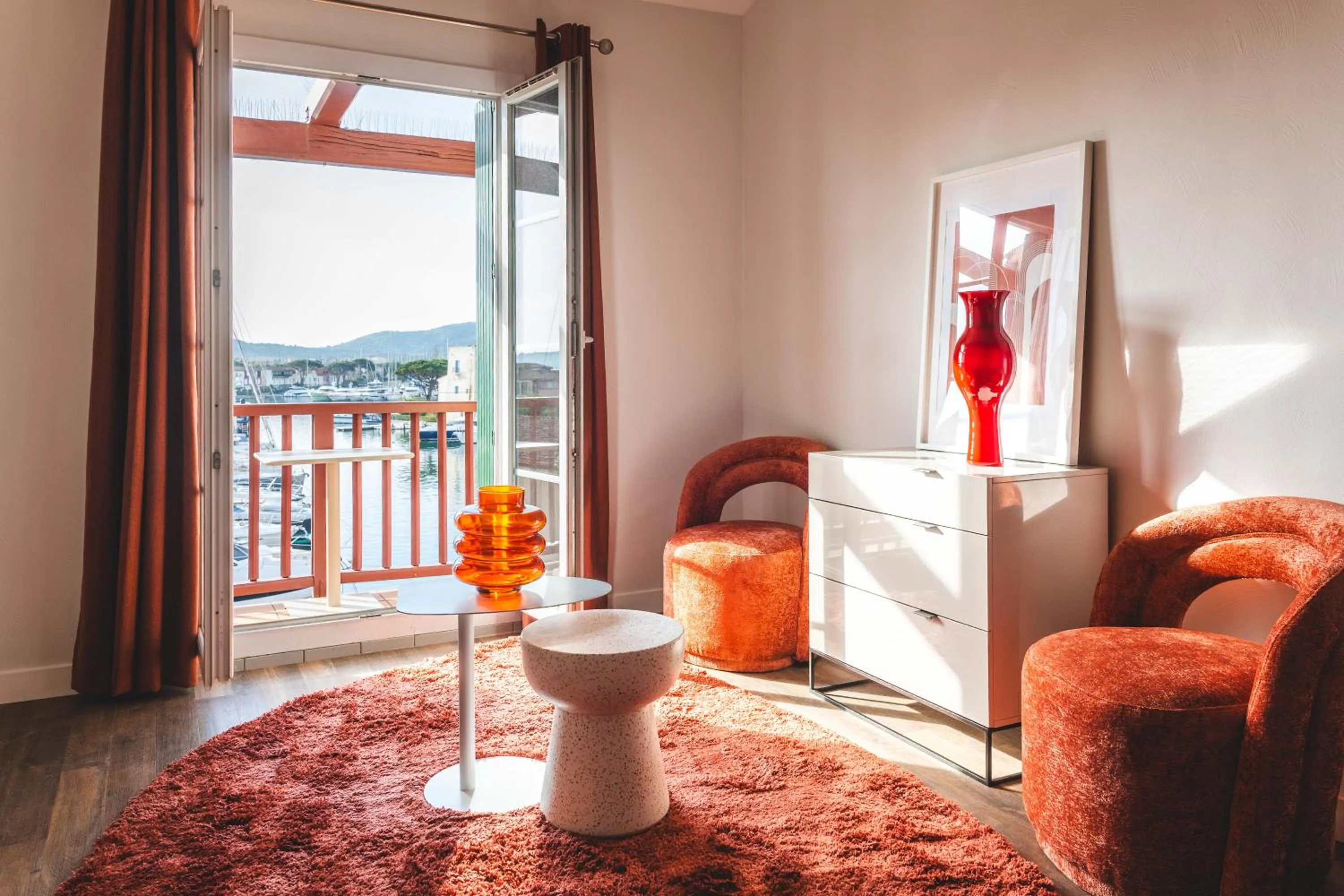 Seating area in Le Suffren Hôtel