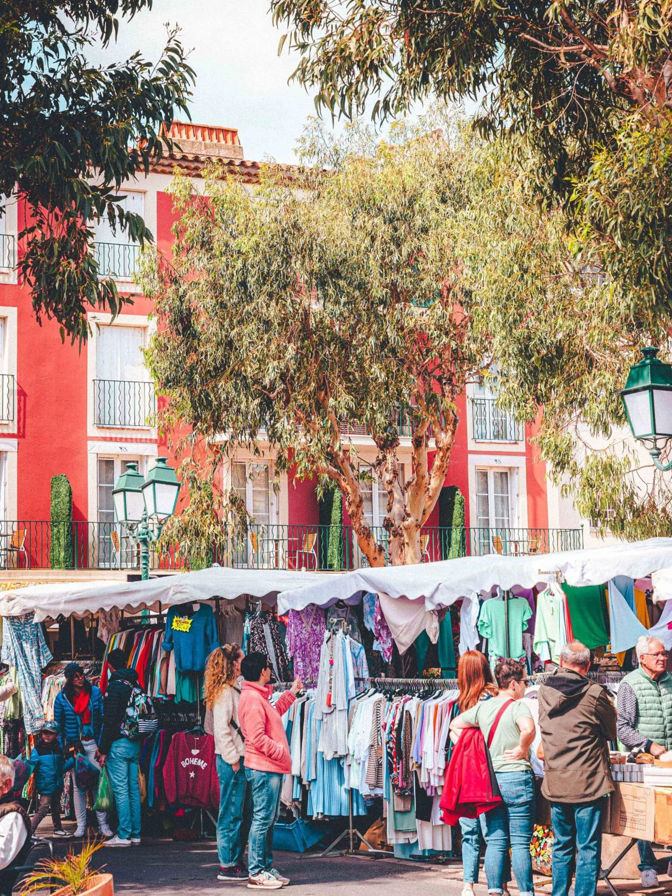 Property building in Le Suffren Hôtel