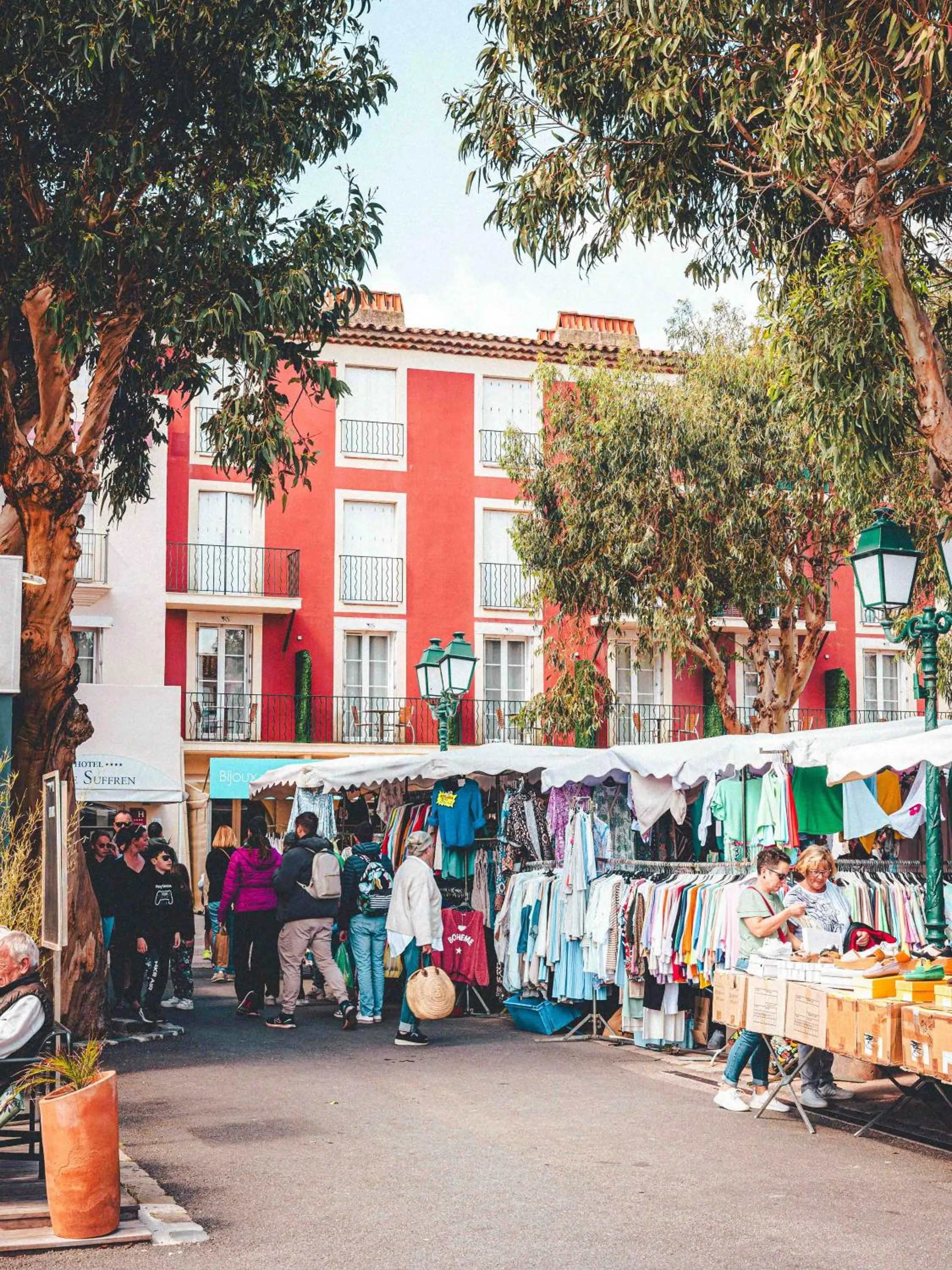 Property building in Le Suffren Hôtel