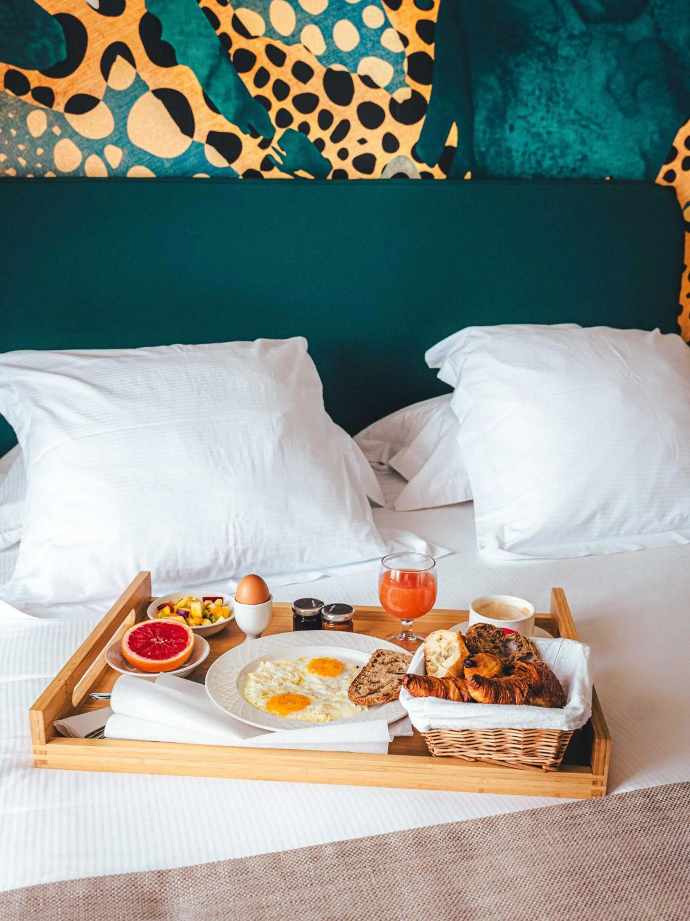 Breakfast, Bed in Le Suffren Hôtel