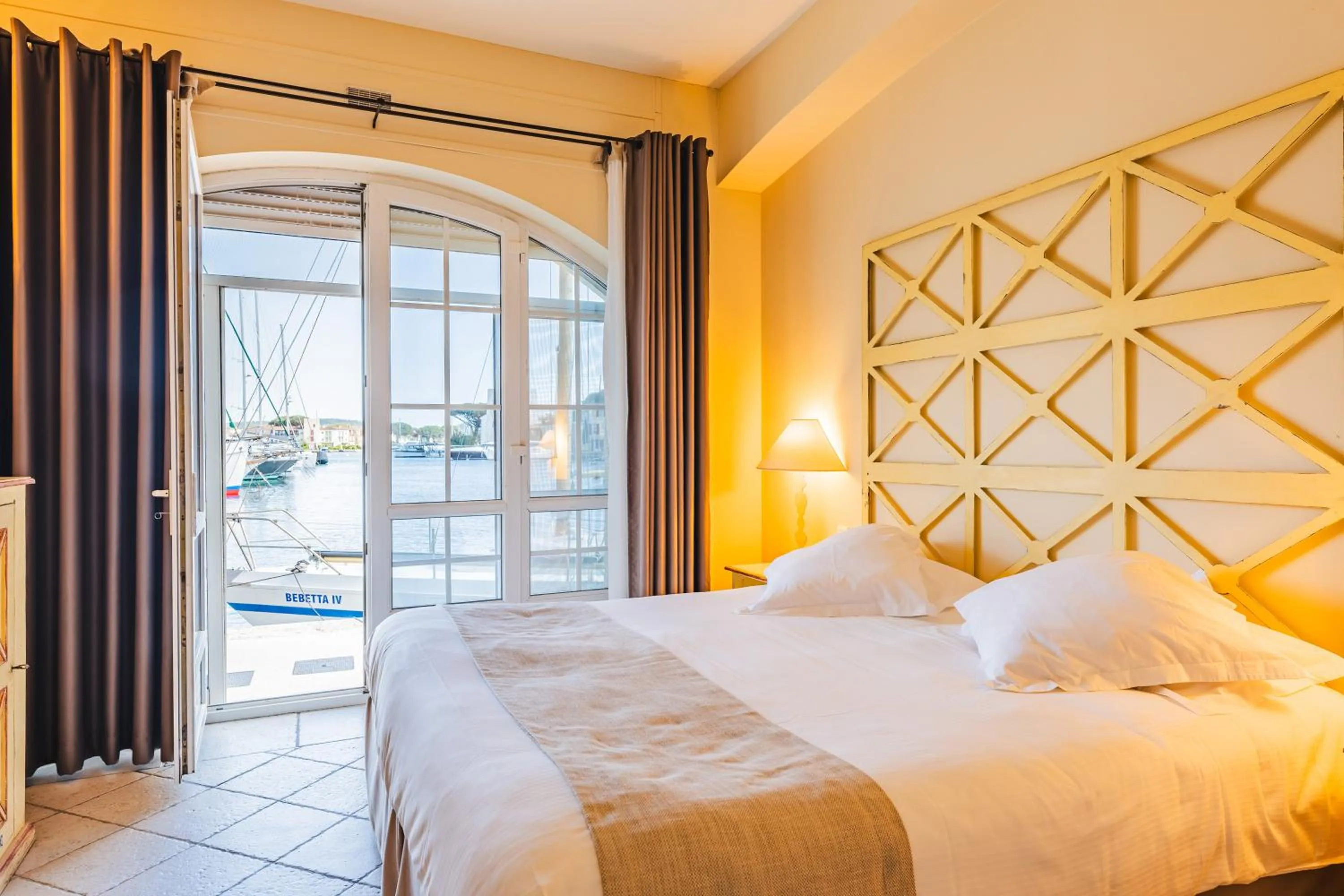 Bedroom in Le Suffren Hôtel