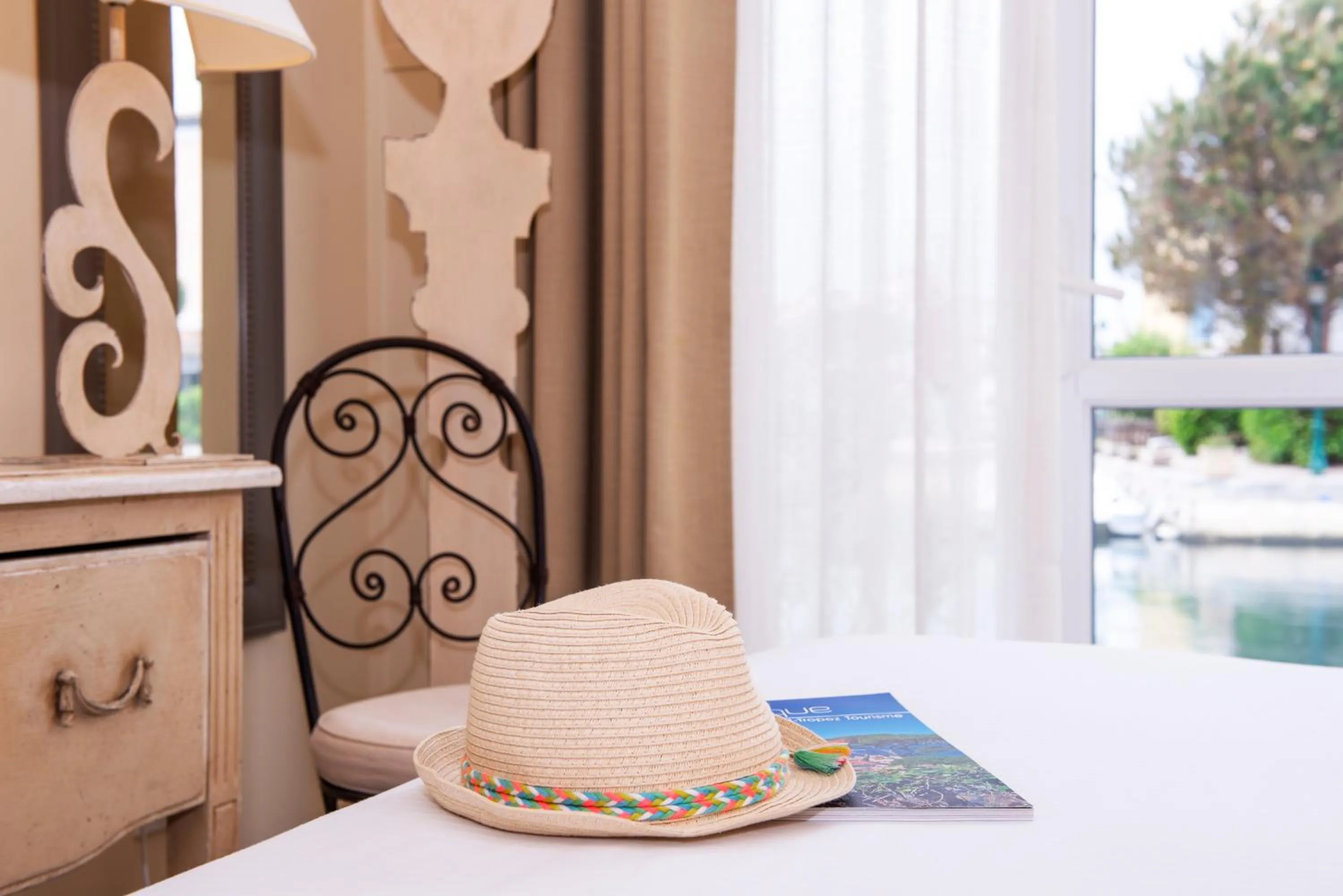 Decorative detail in Le Suffren Hôtel