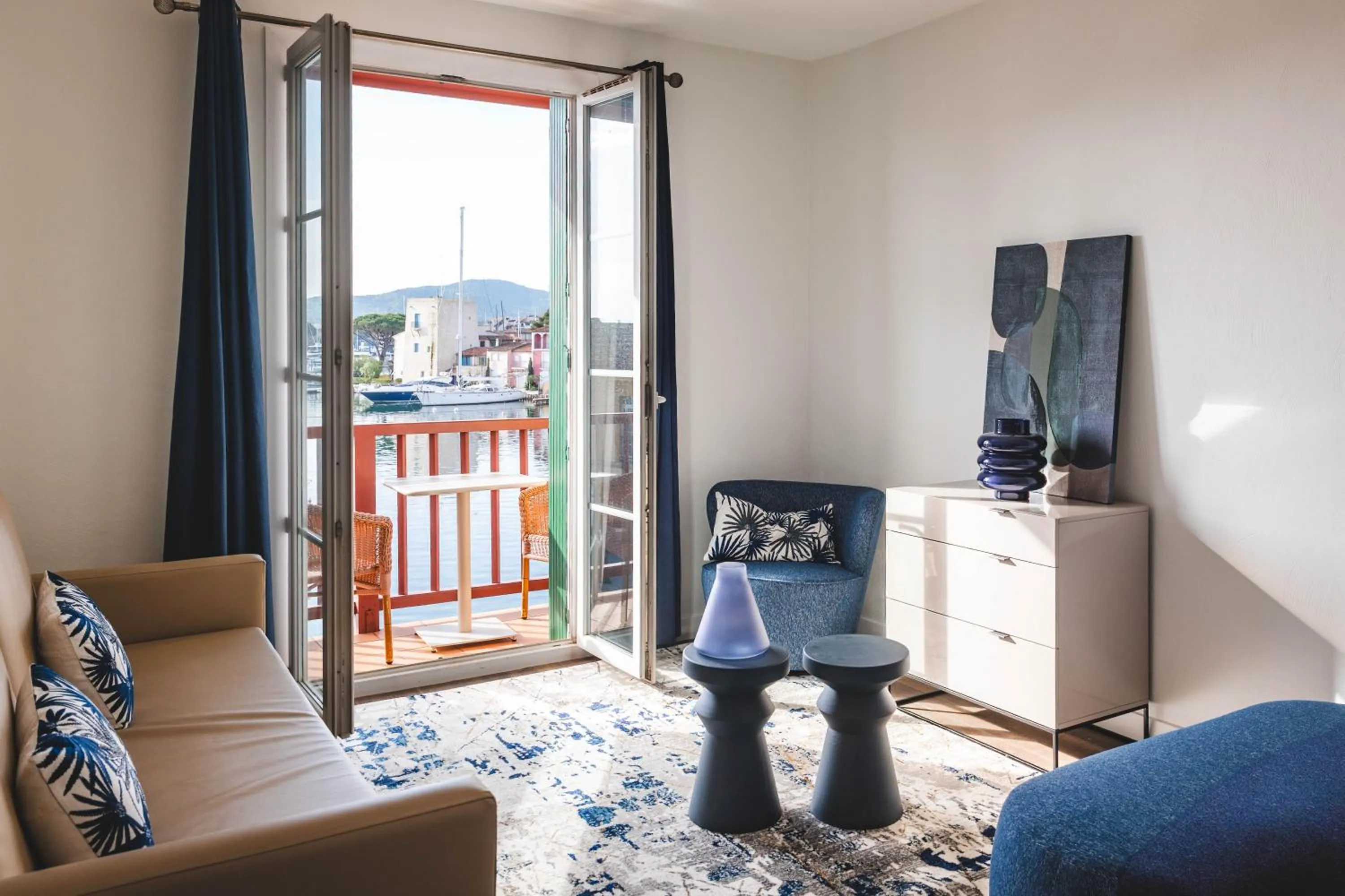 Living room in Le Suffren Hôtel