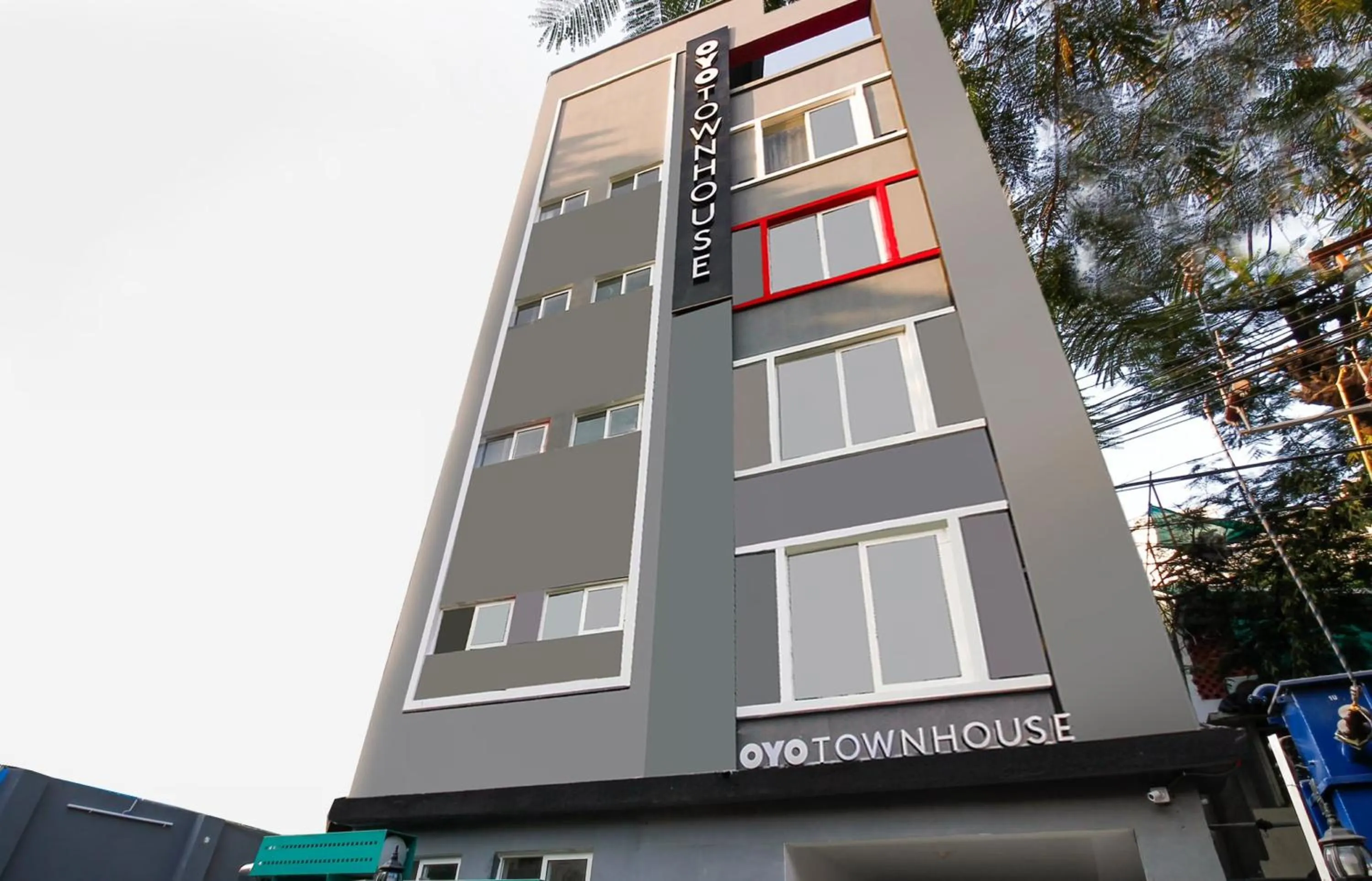 Facade/entrance in Super Townhouse RCC Elite