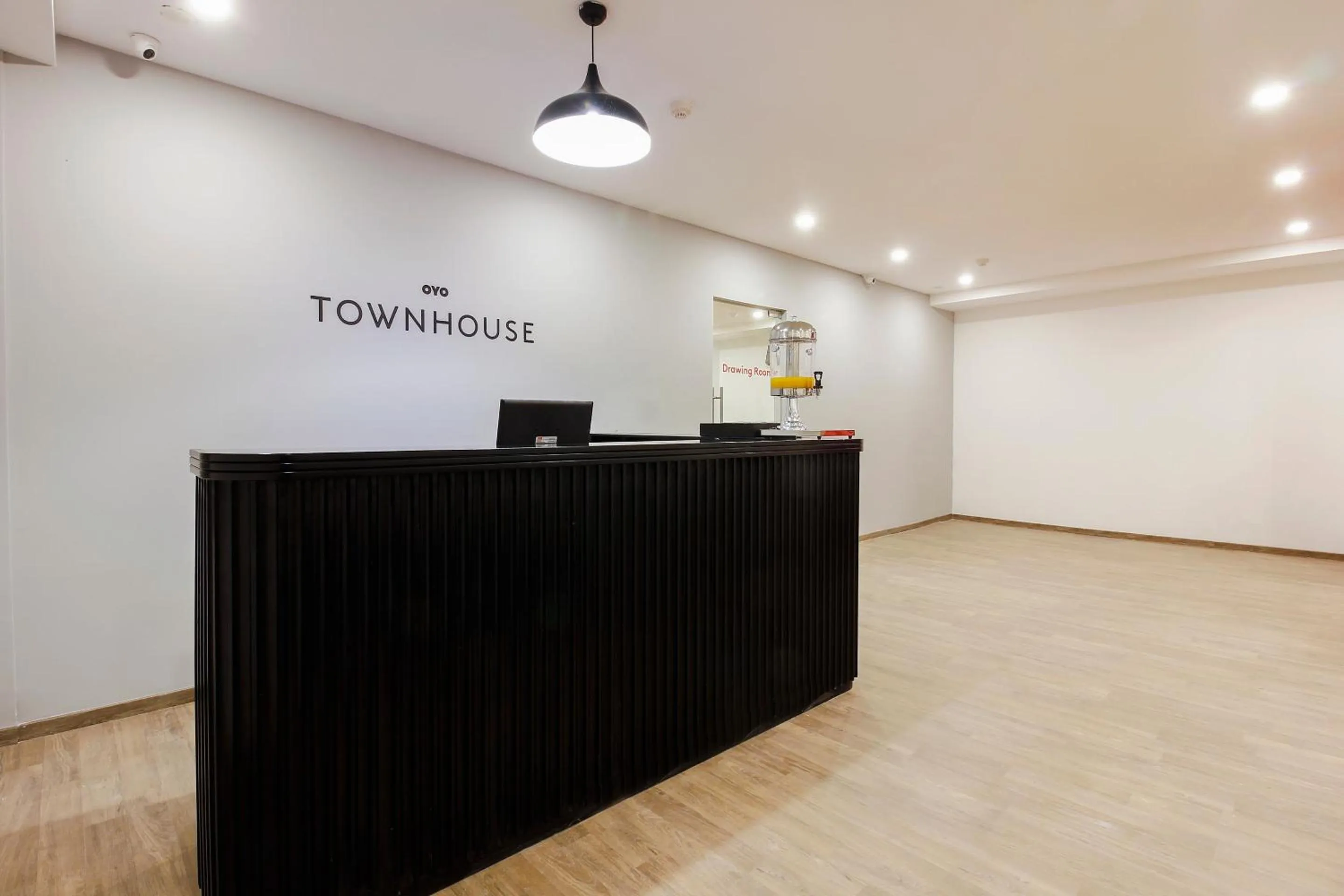 Lobby or reception in Super Townhouse RCC Elite