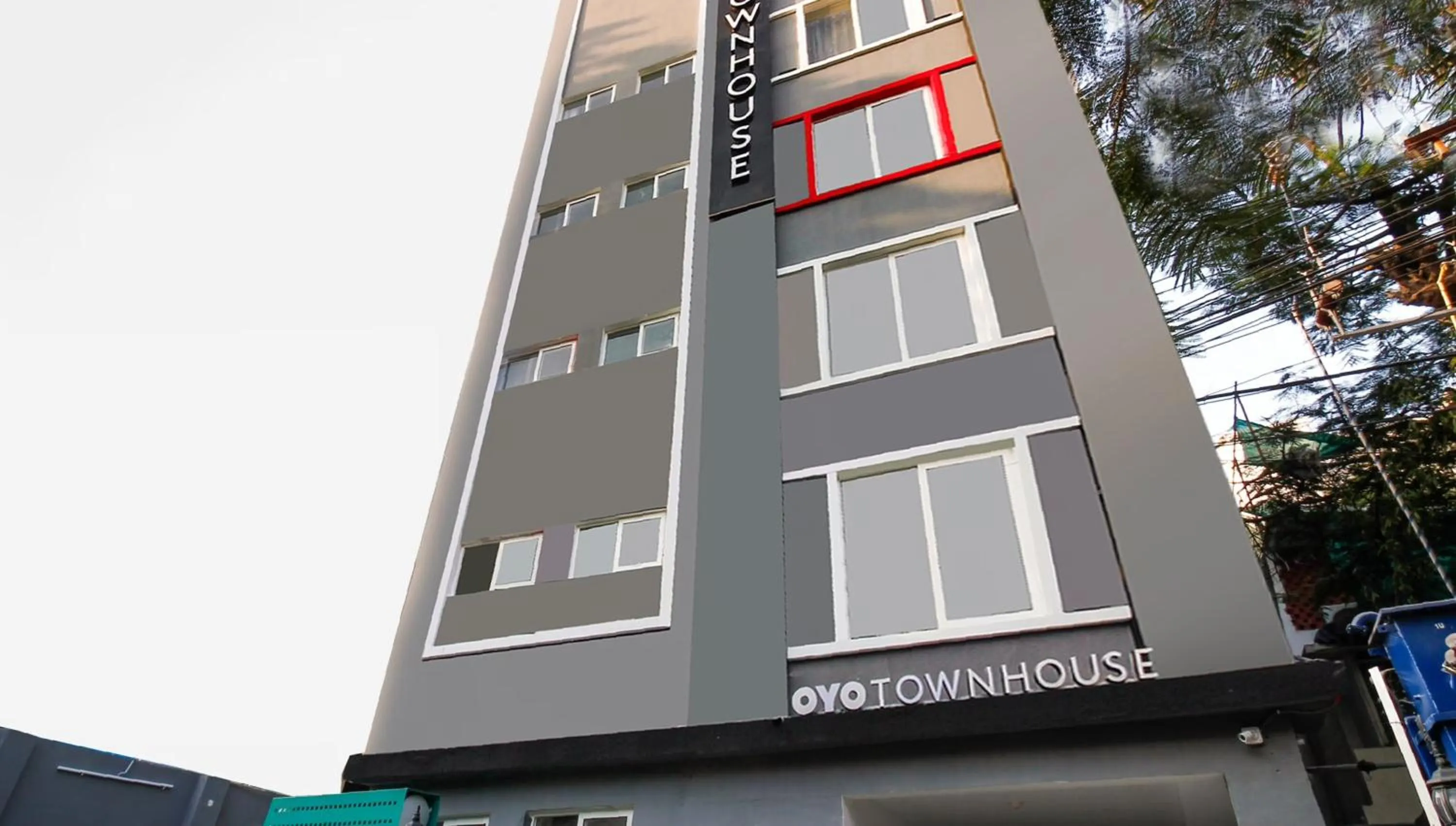 Facade/entrance in Super Townhouse RCC Elite