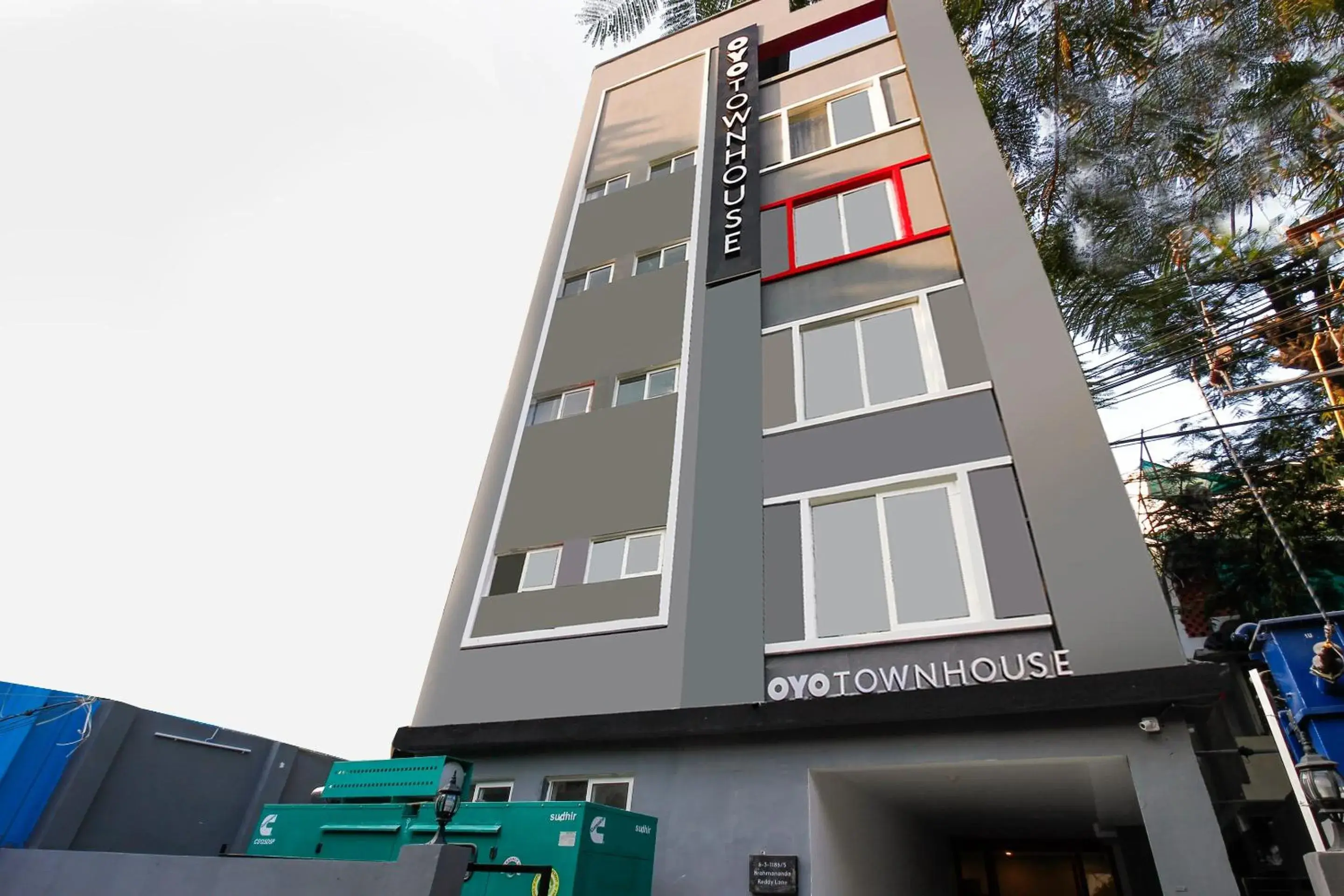 Facade/entrance in Super Townhouse RCC Elite Facade/entrance in Super Townhouse RCC Elite