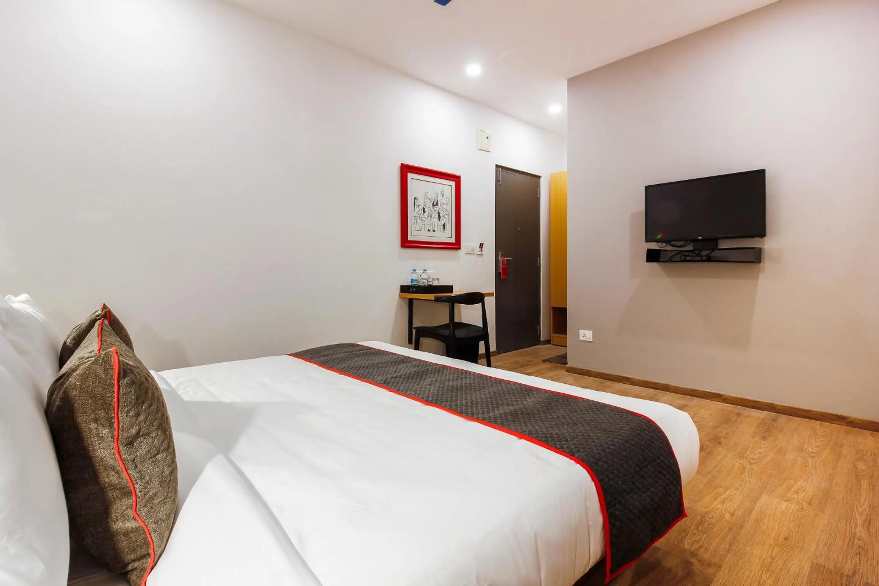 Bedroom, Bed in Super Townhouse RCC Elite